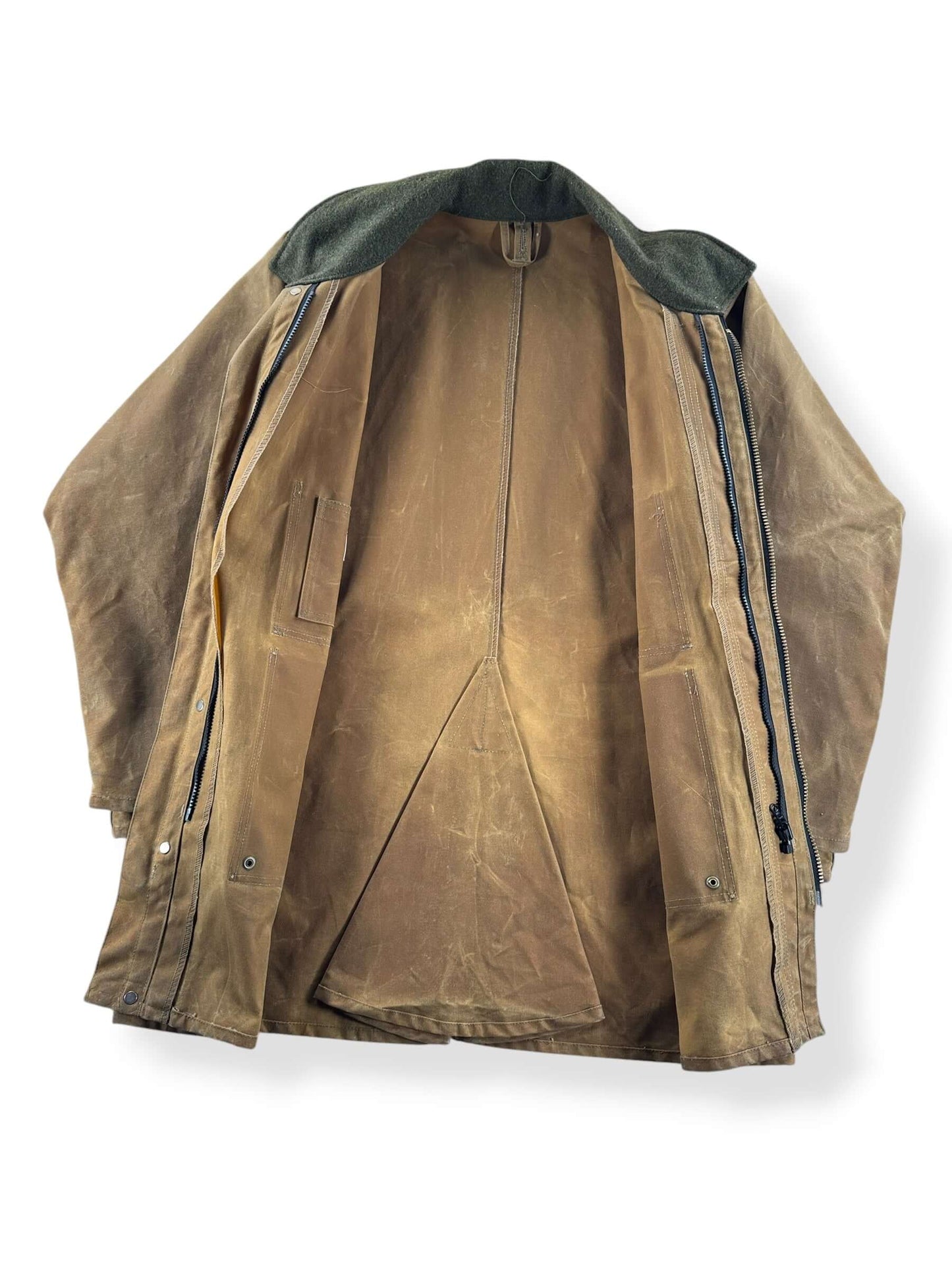 Inside of Filson Tin Cloth Packer 61NXL SZ L