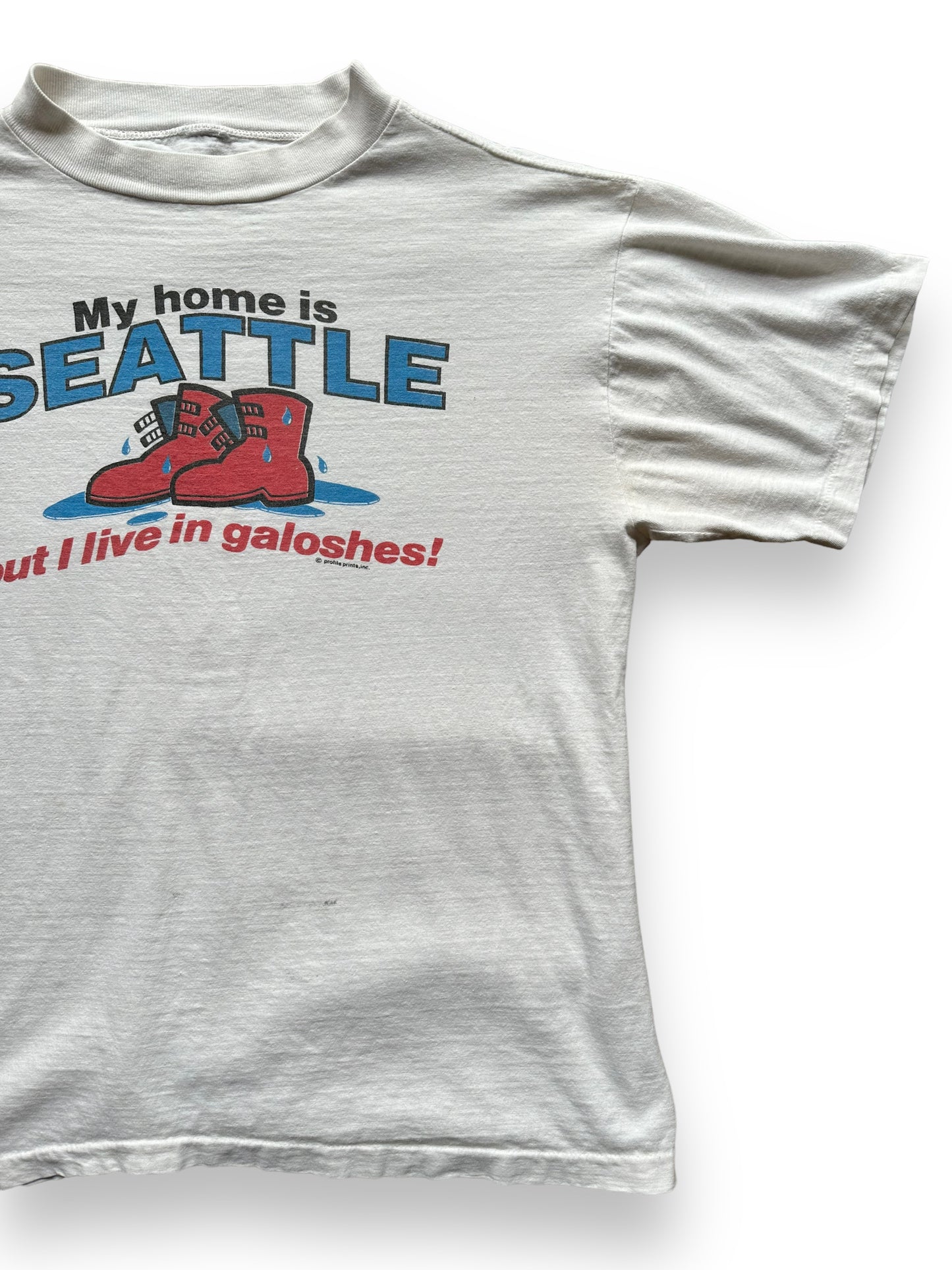 Front Left View of Vintage Seattle Rain Humor Tee SZ L | Vintage Seattle Tourist Tees | Barn Owl Vintage Tees Seattle