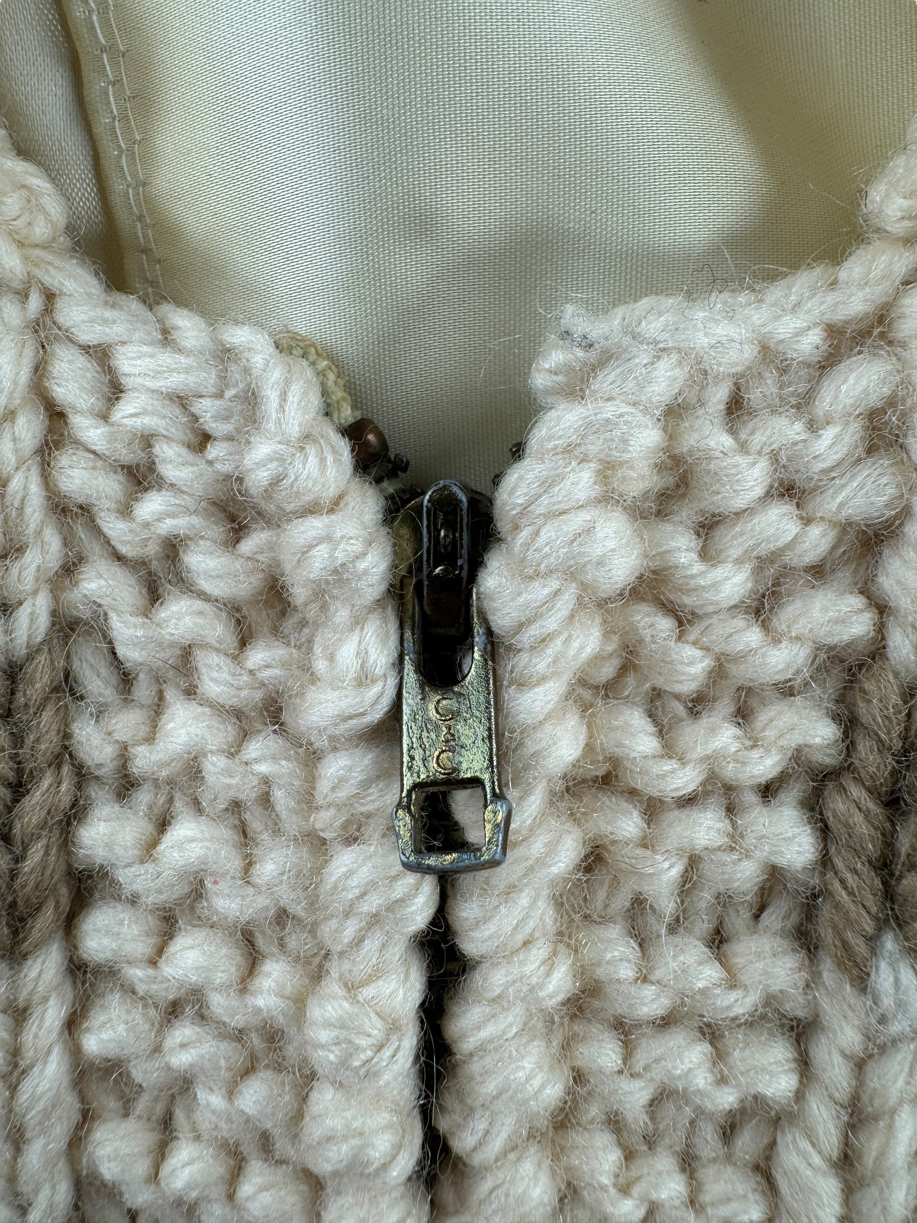 Zipper on Vintage Lined Mary Maxim Buffalo Pattern Cowichan Sweater SZ L