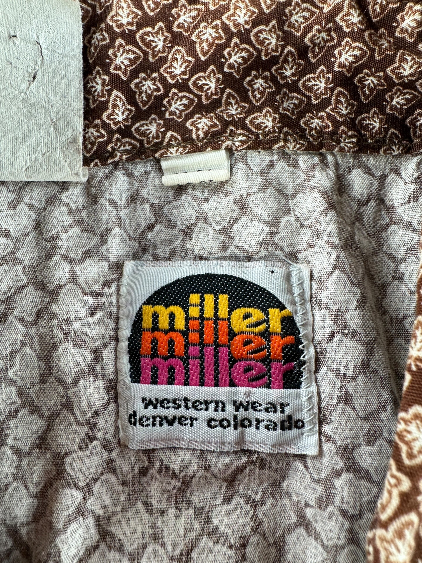 Label on Vintage Miller Leaves Pearlsnap SZ 16-34 (Fits M)
