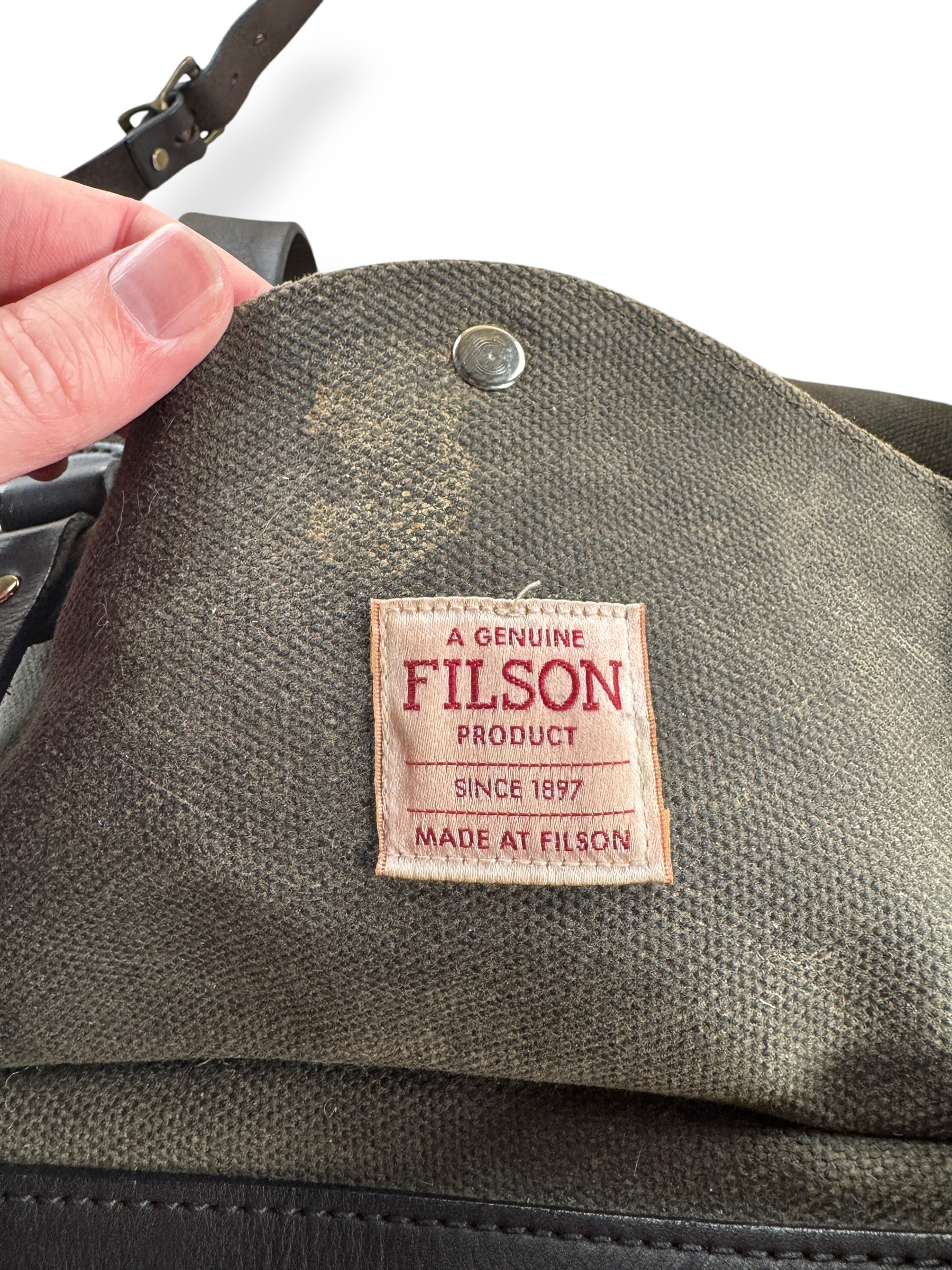 Label on Filson Waxed Heavy Twill Duffel Bag