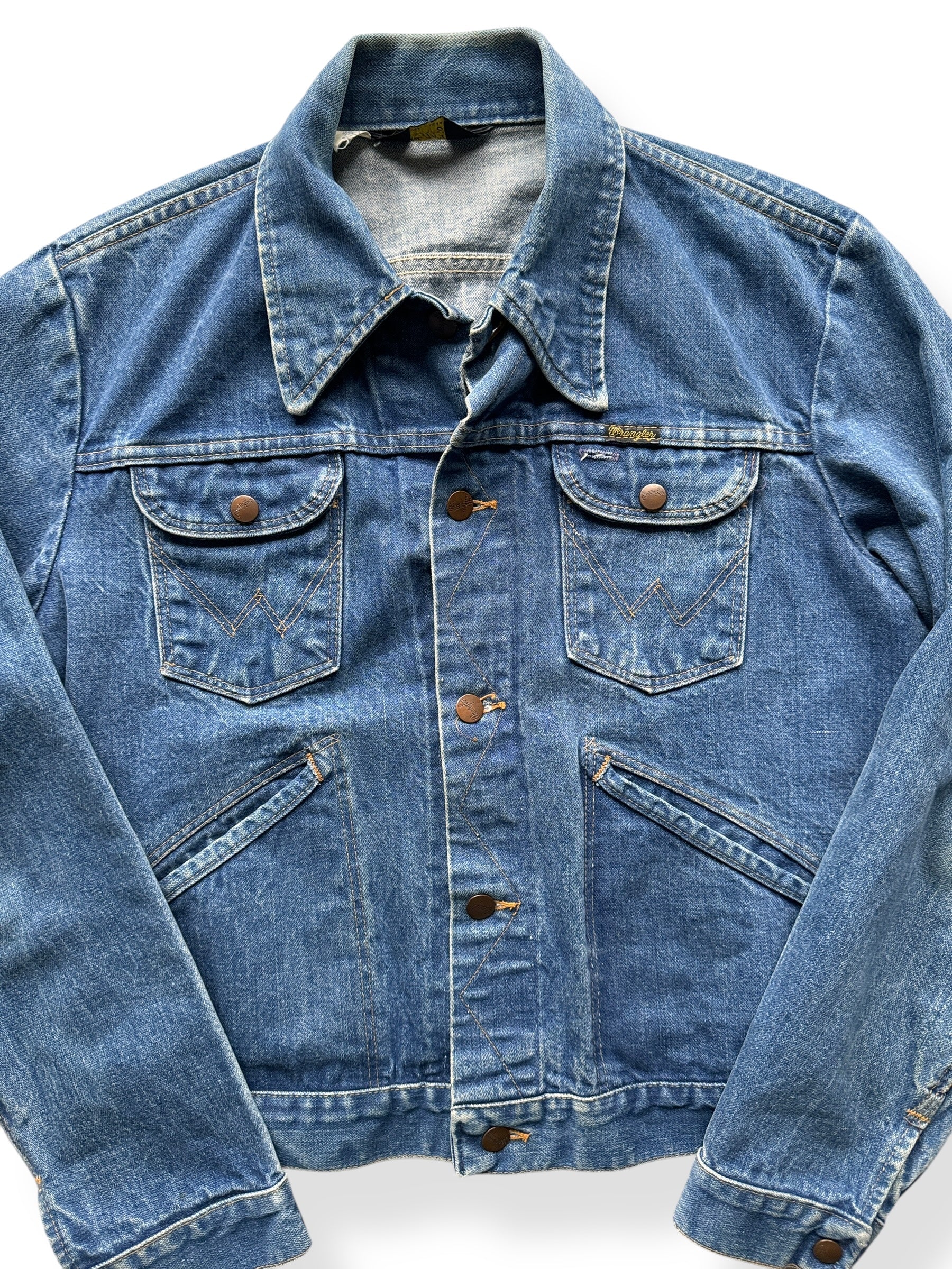 Front Close Up of Vintage Wrangler 124MJ Denim Trucker Jacket SZ 42