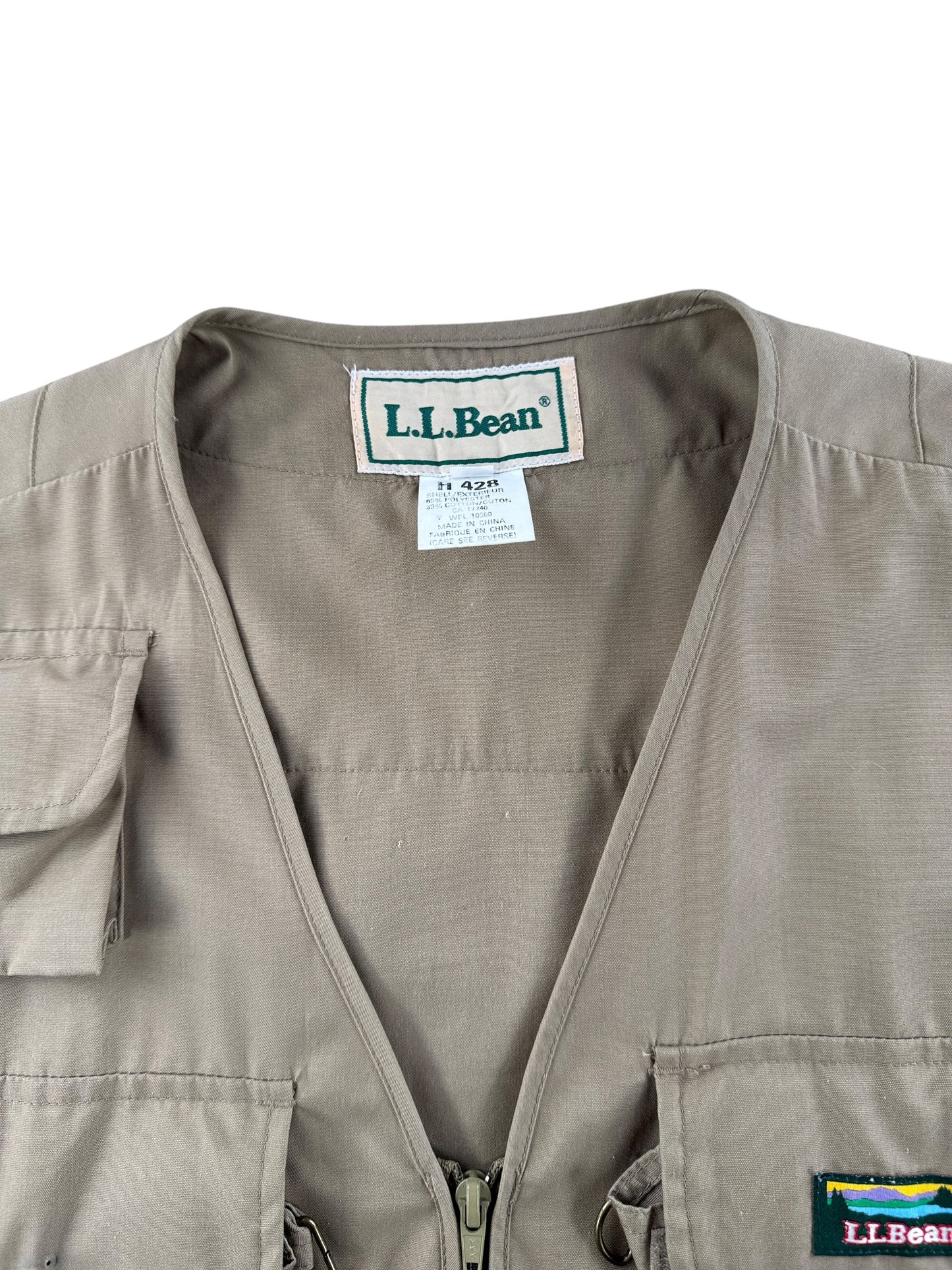 Collar on Vintage L.L. Bean Fishing Vest SZ XL (Fits L)