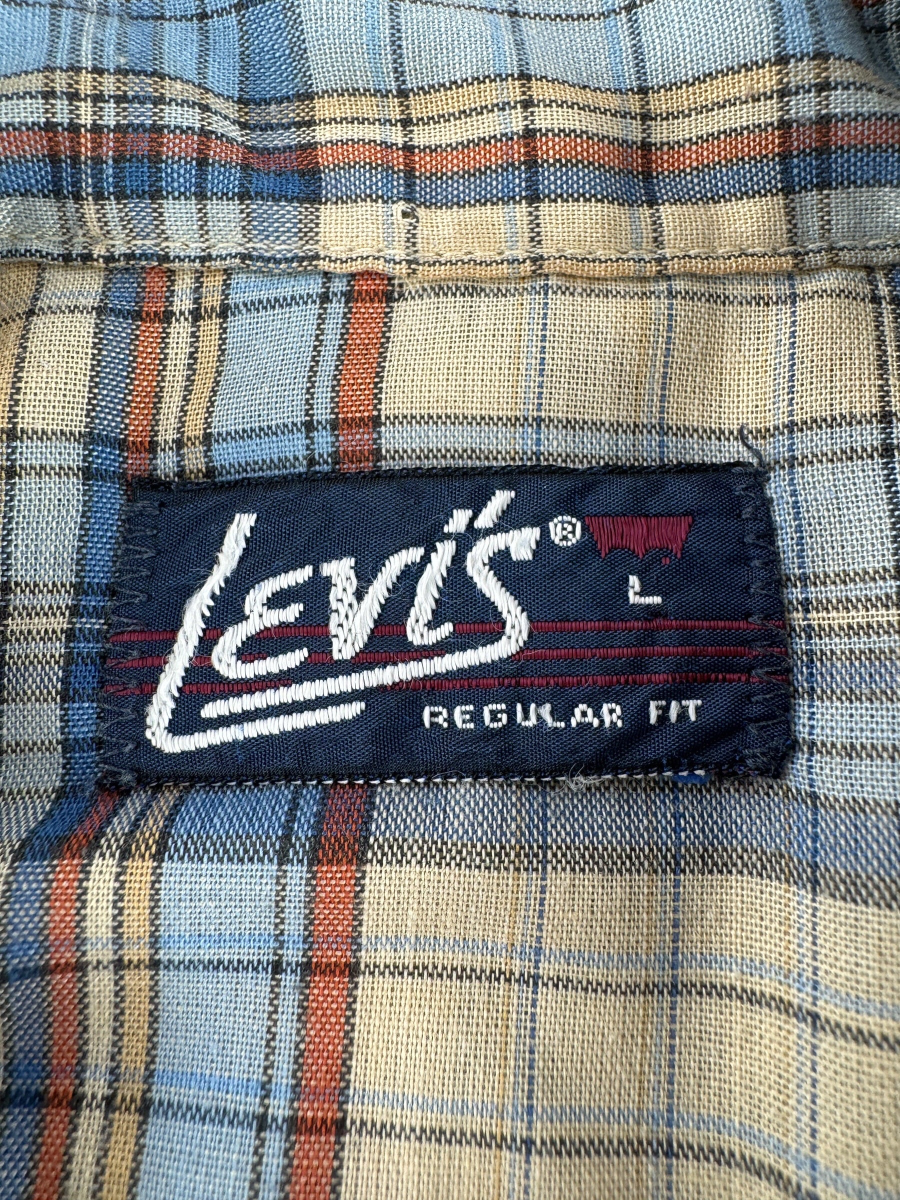 Label on Vintage Levi's Plaid Pearlsnap SZ L