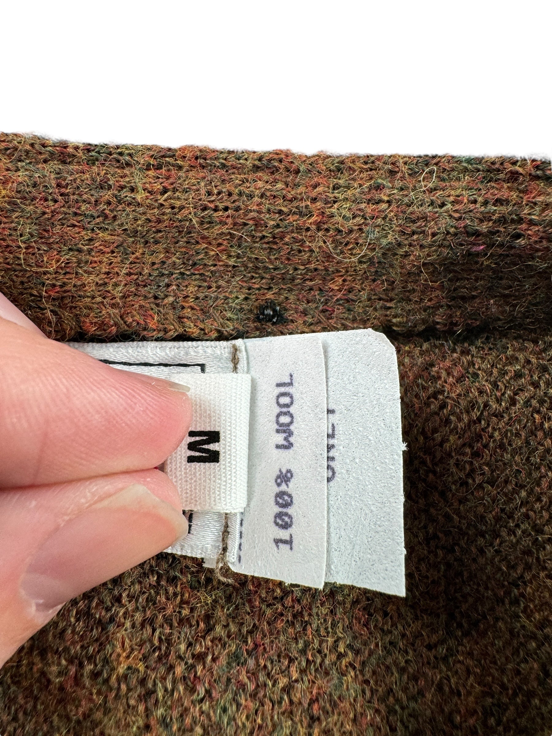 Label on Vintage Columbia Knit 100% Wool Cardigan SZ M