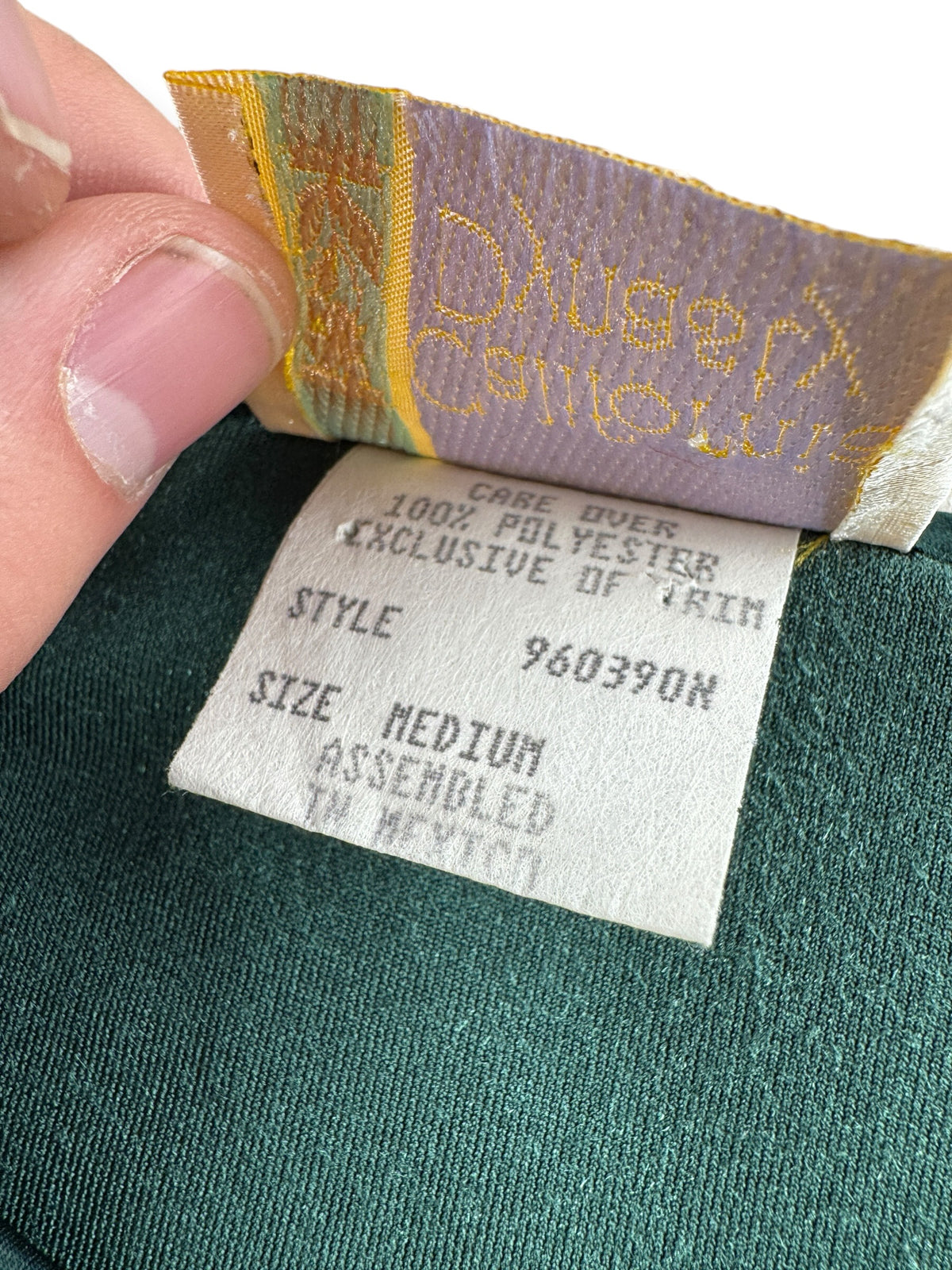 Info tag on Vintage Green Velvet Top SZ M