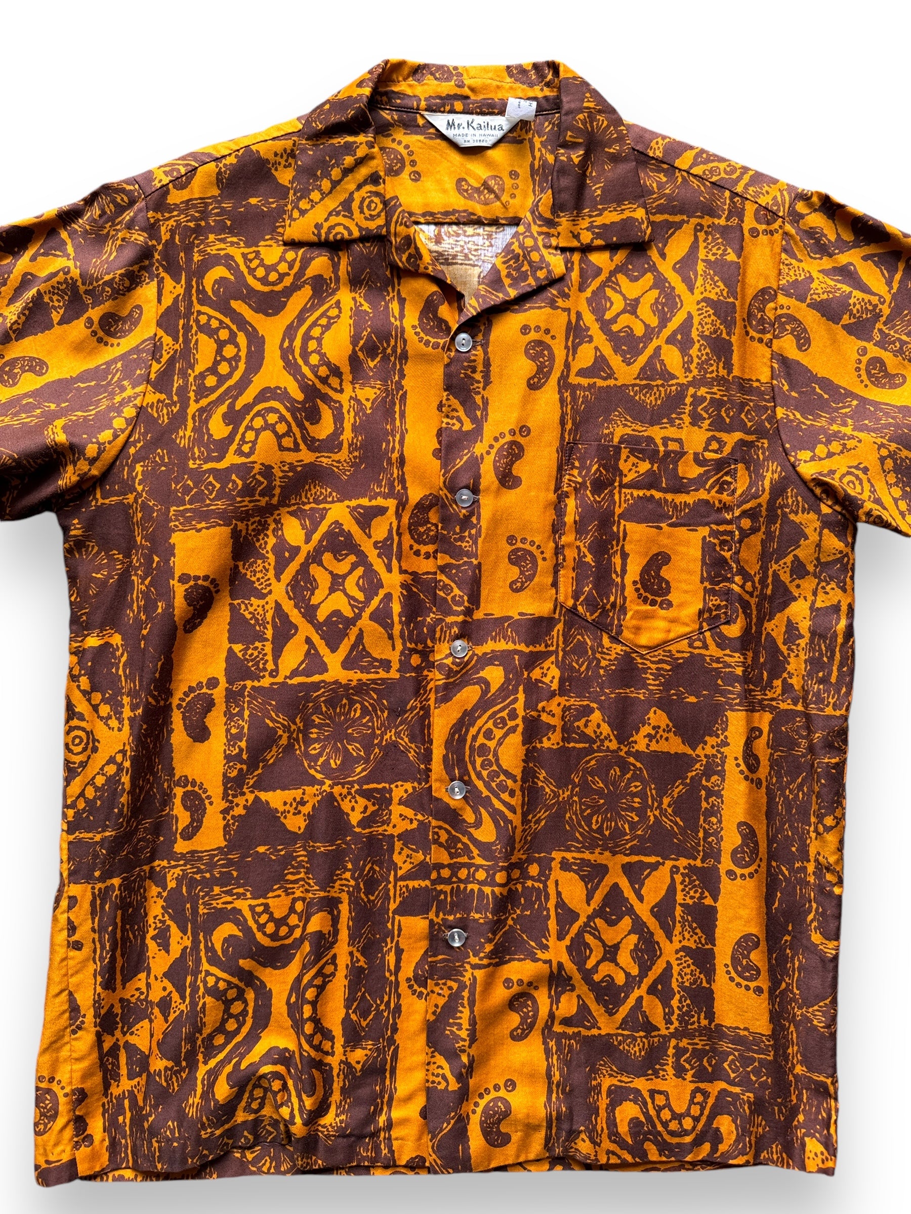 front close up of Vintage Mr. Kailua Aloha Shirt SZ L