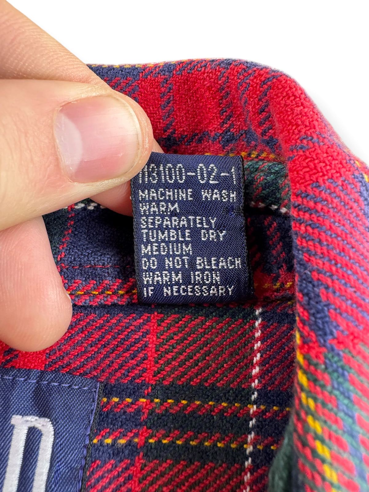 Back of size tag on Vintage Gap Cotton Flannel SZ M