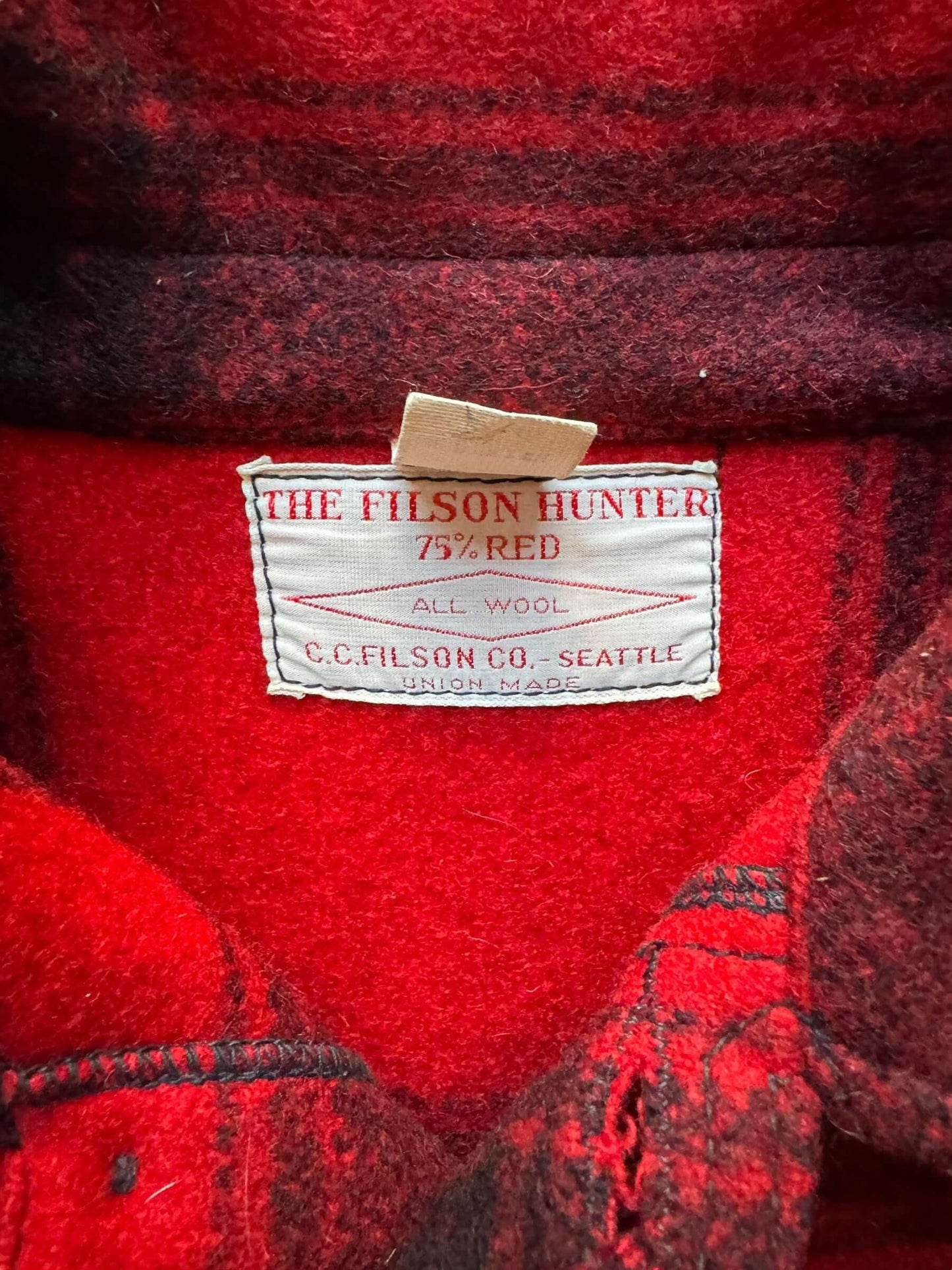 Filson Tag View of Vintage Union Made 75% Red Filson Style 85 Hunter SZ 40