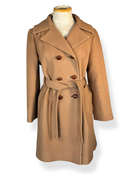 Front view of 1970s Camel Coat S-M