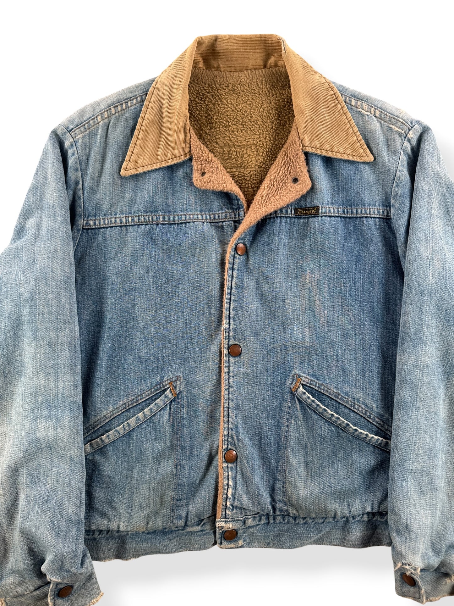 Front Close Up of Vintage Sherpa Lined Wrangler Denim Jacket SZ M AS IS