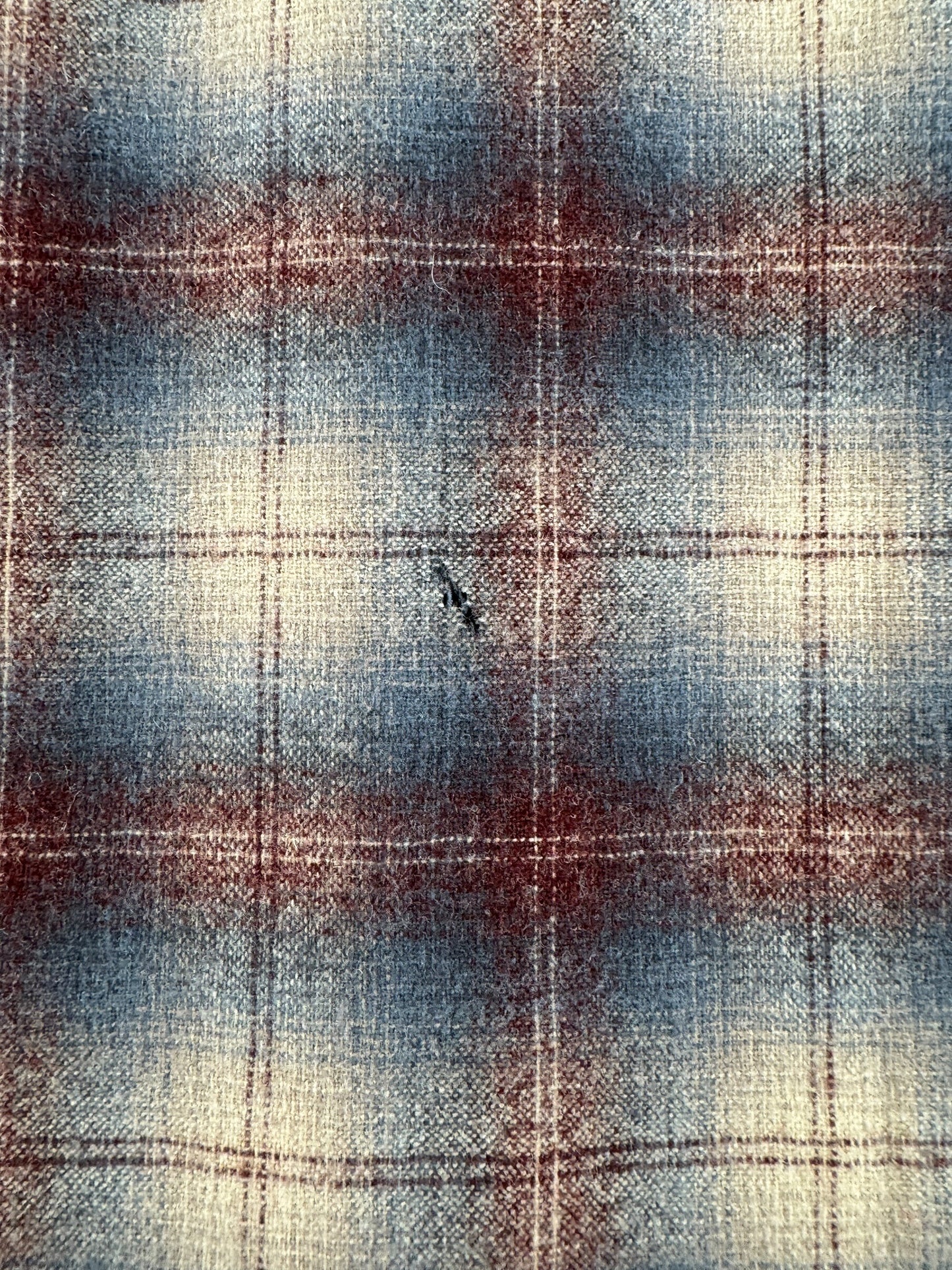Hole on Vintage Pendleton Western Wear Shadowplaid Pearlsnap SZ M