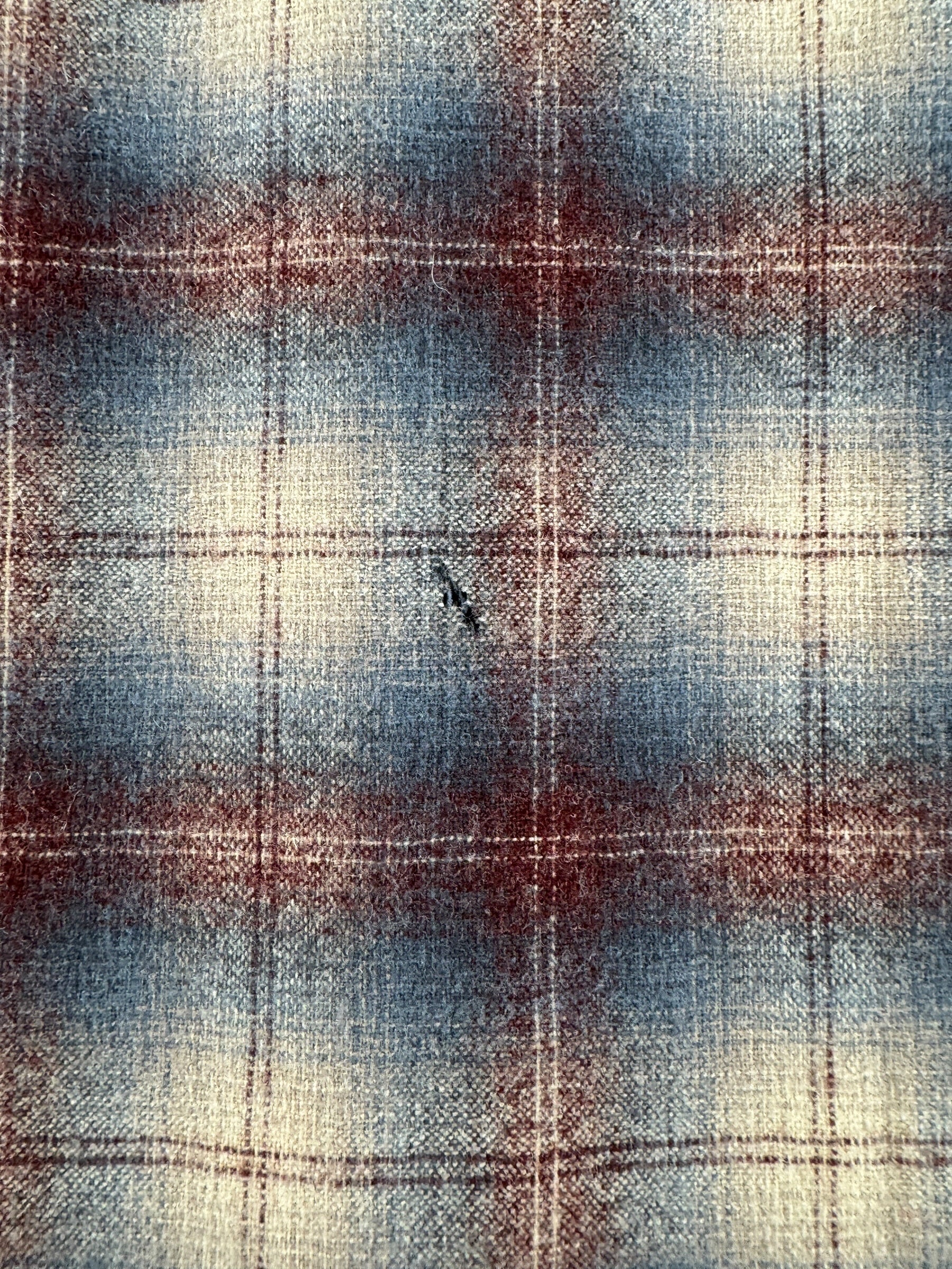 Hole on Vintage Pendleton Western Wear Shadowplaid Pearlsnap SZ M