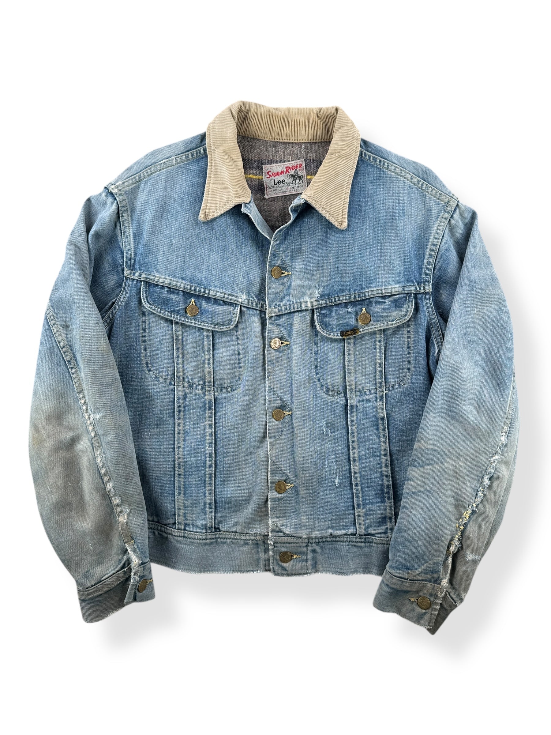 Front of Vintage Lee Union Made Storm Rider SZ 42