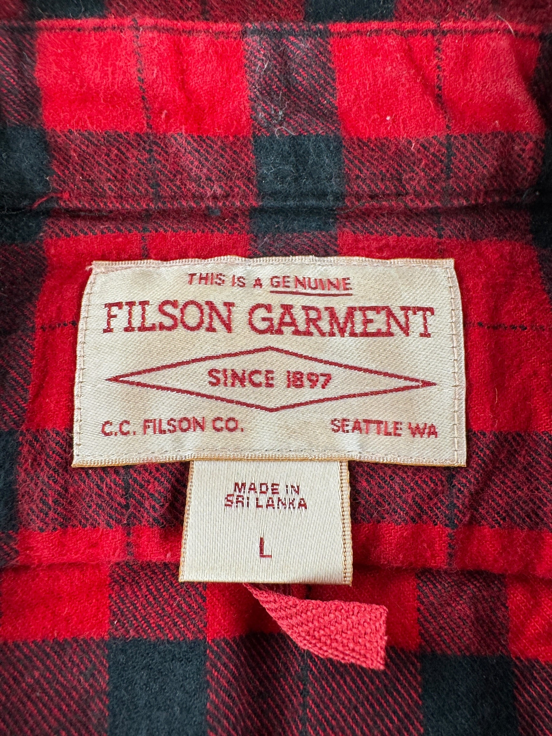 Label on Filson Alaskan Guide Shirt SZ L