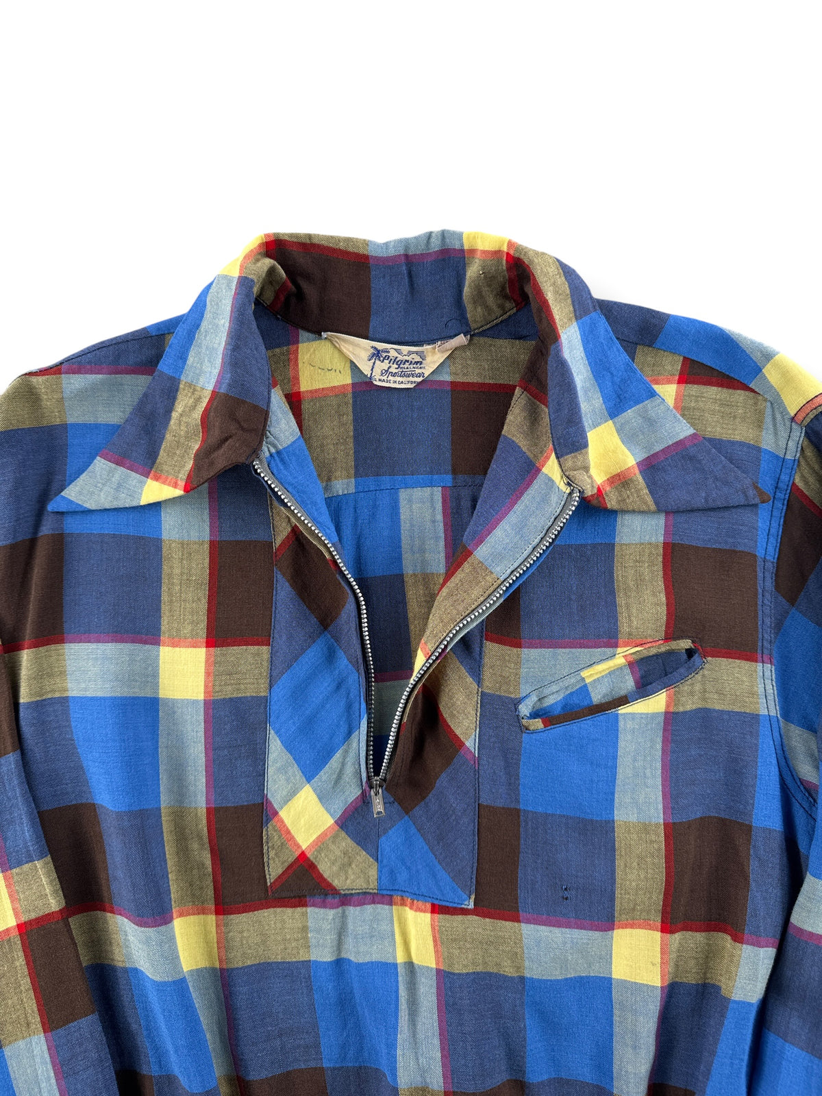 Open zipper on Vintage 50s Pilgrim Plaid Rayon Gaucho Shirt SZ M