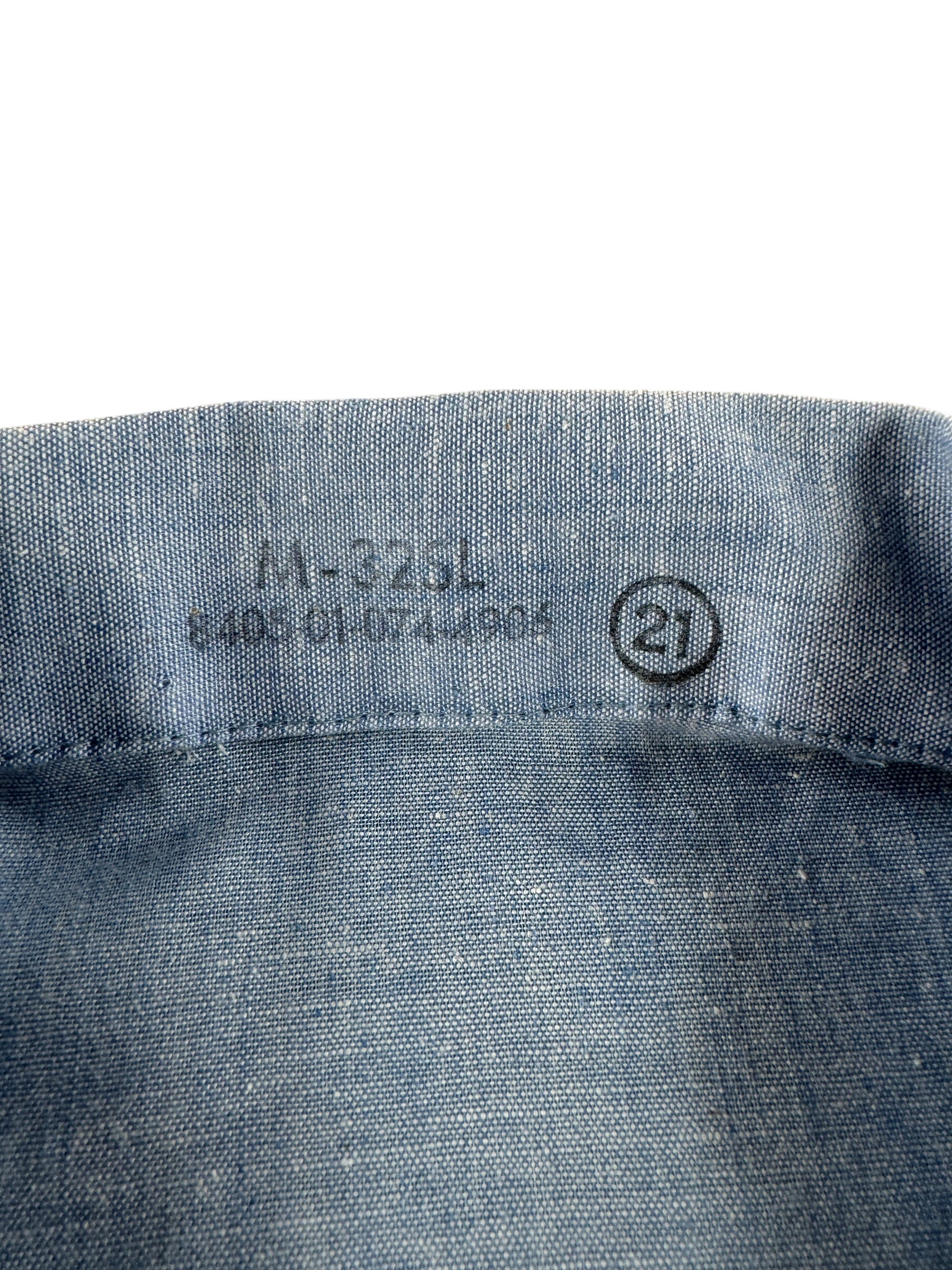 Label on Vintage Cotton/Poly Blend Military Chambray Shirt SZ M