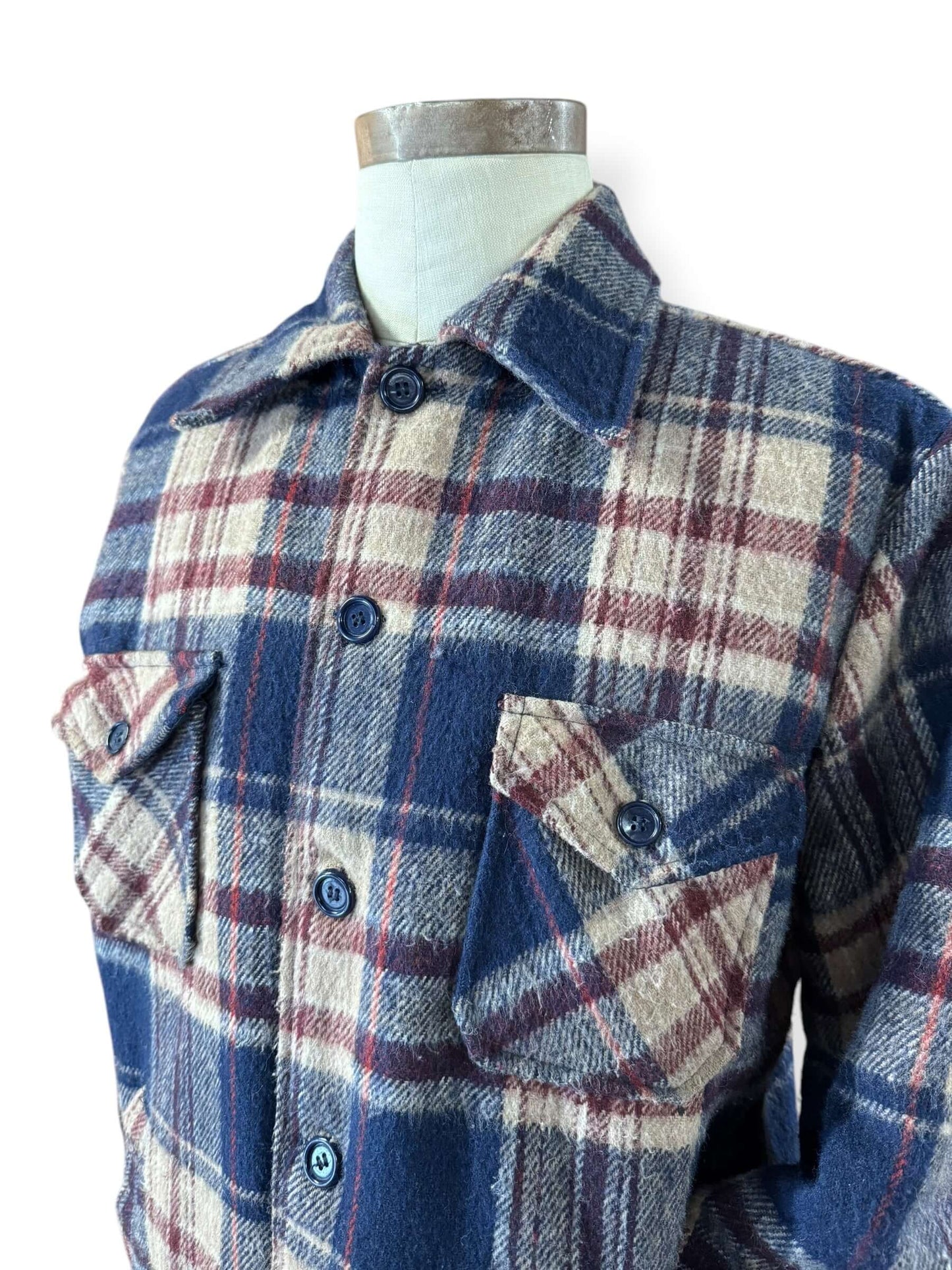 Side view of 1970s Well Worn Acrylic Sherpa Lined Flannel L