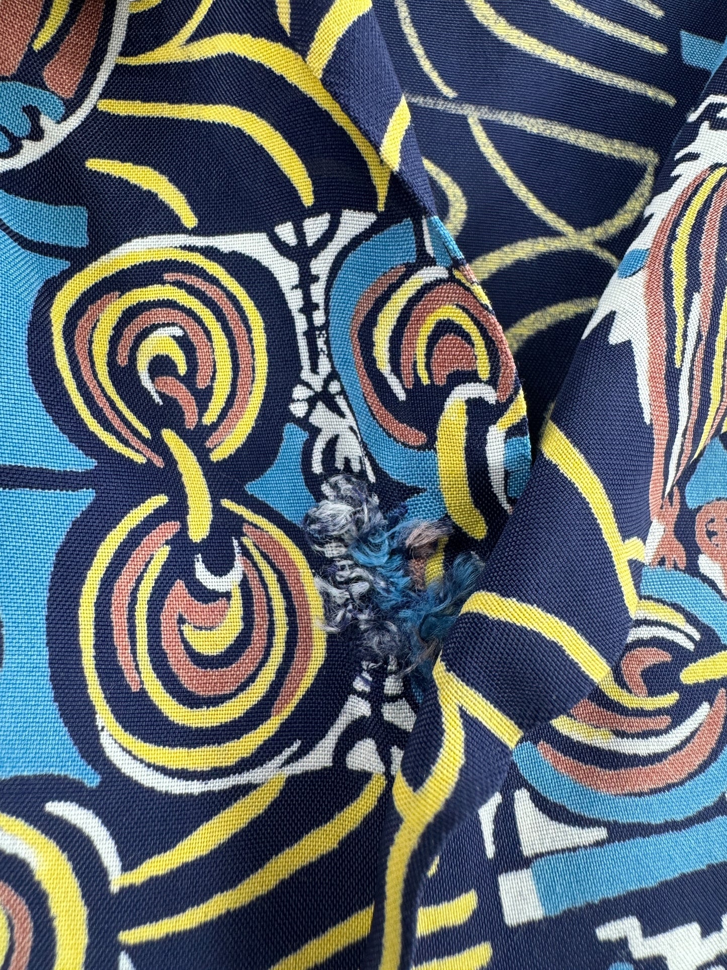 Damage on Button of Vintage Abstract Aloha Shirt SZ L