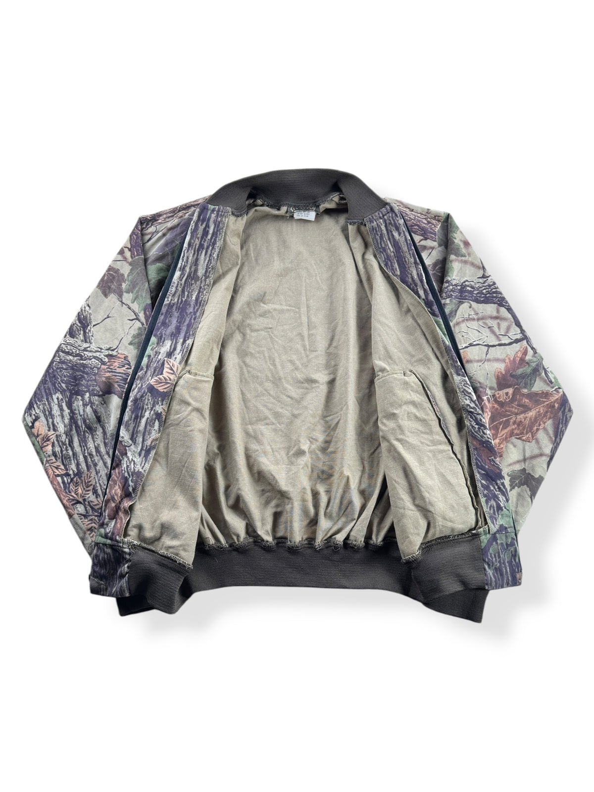 Inside of Vintage Realtree Camo Bomber Jacket SZ XL