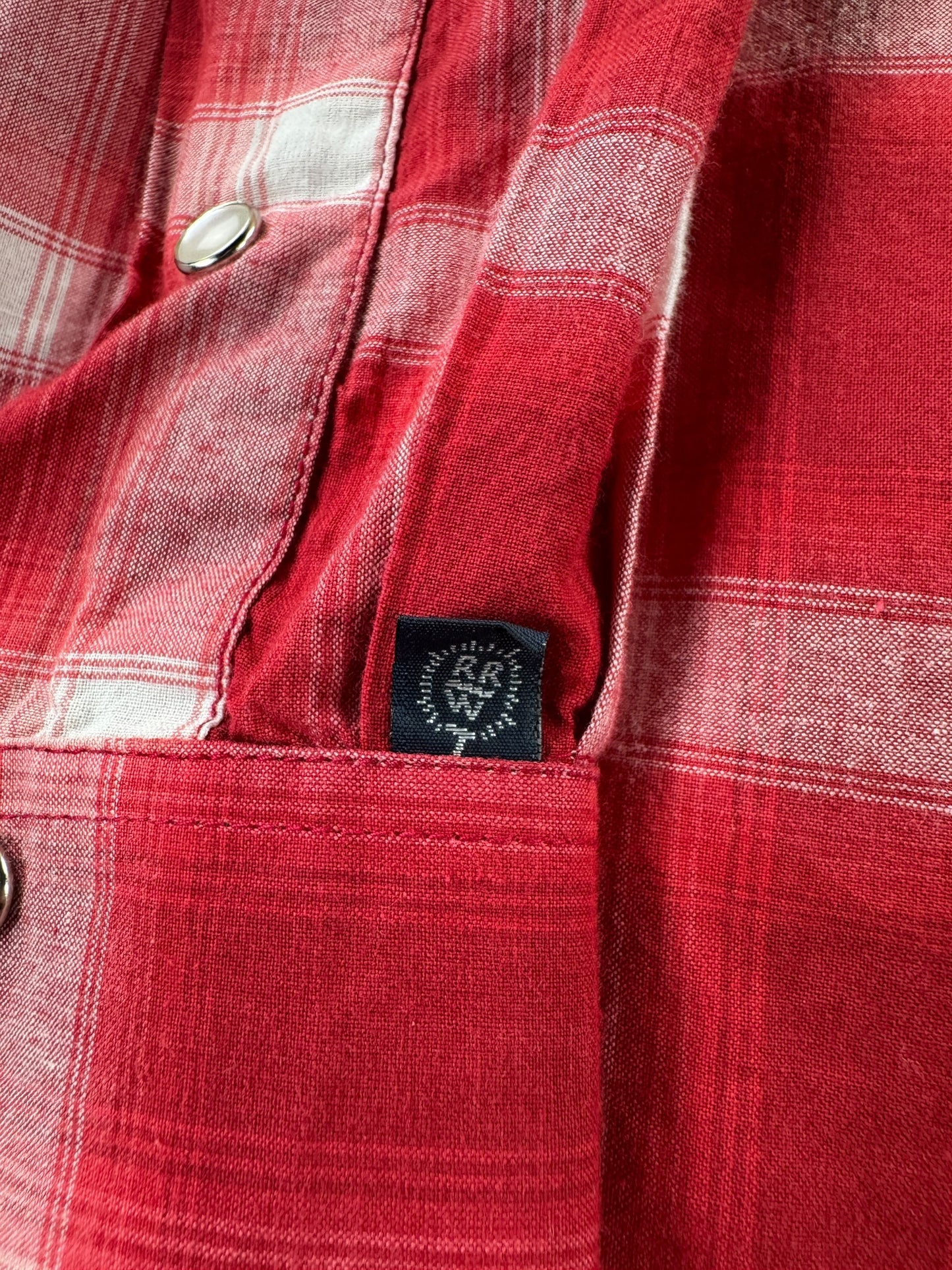 Label on Vintage Rockmount Western Wear Red Shadow Plaid Guitar Pearl Snap SZ M