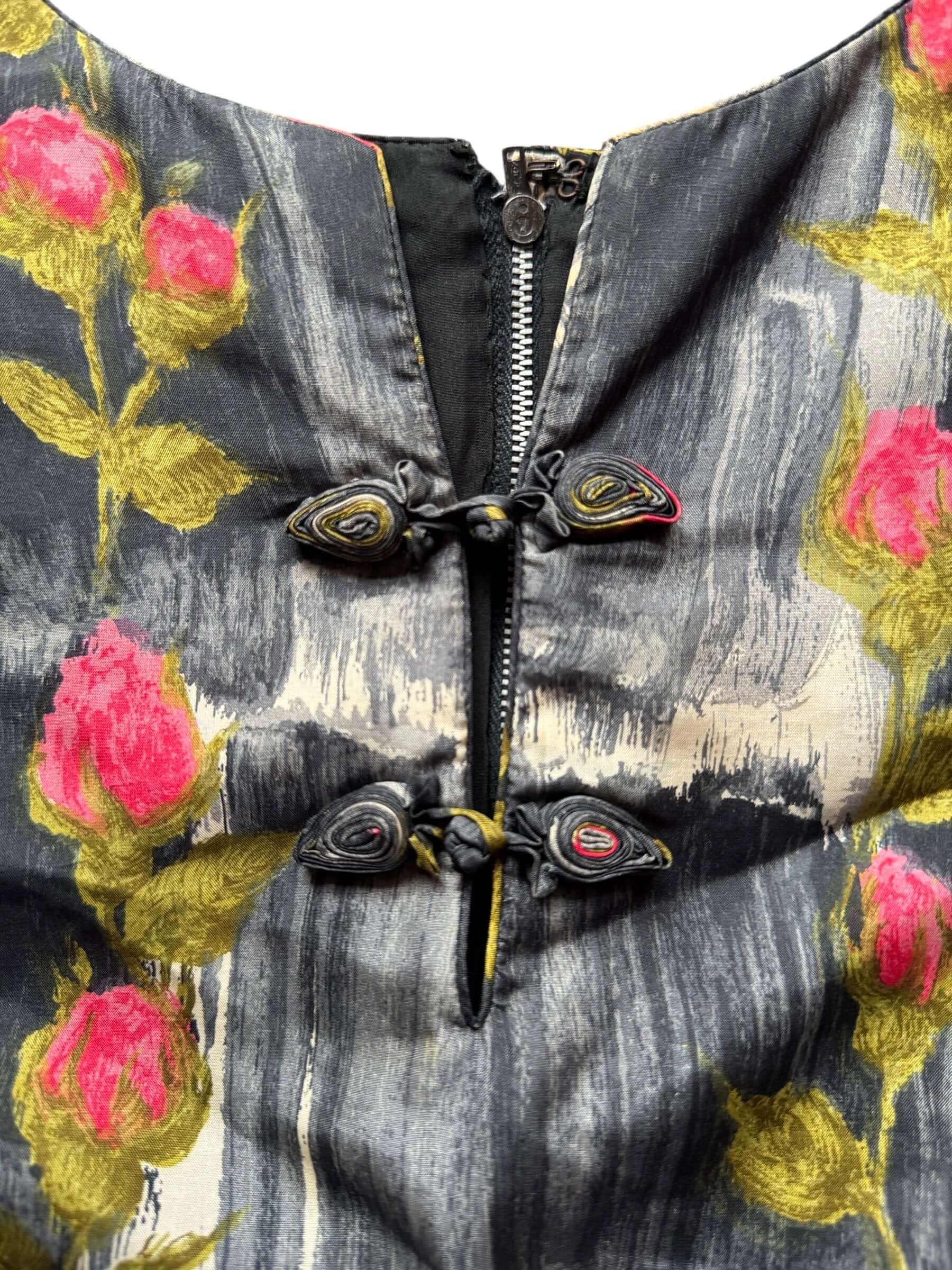 Clasps on Vintage 1960s Chi Chi Fashions Silk Dress SZ 10 (Fits M)