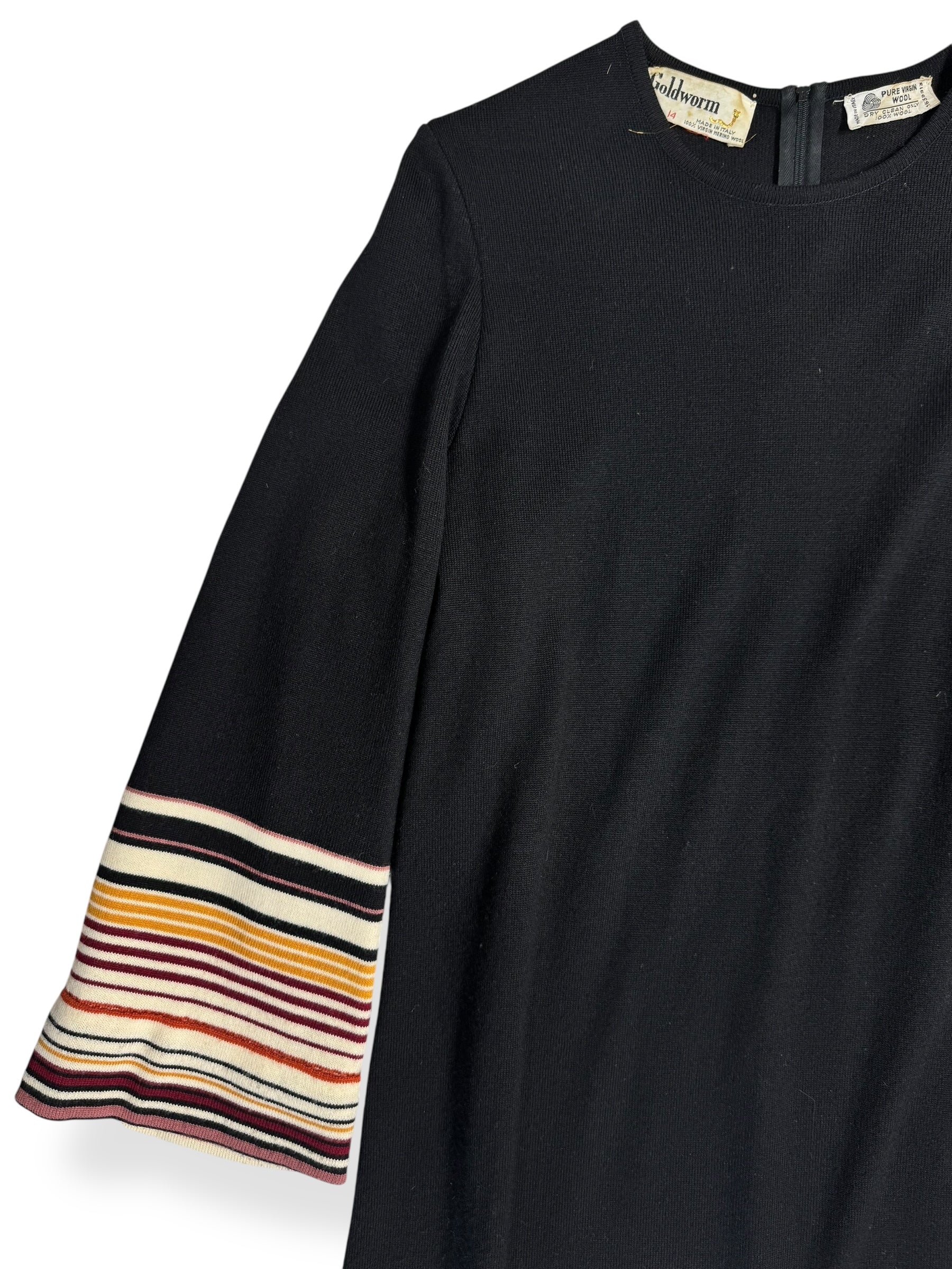 Right sleeve v