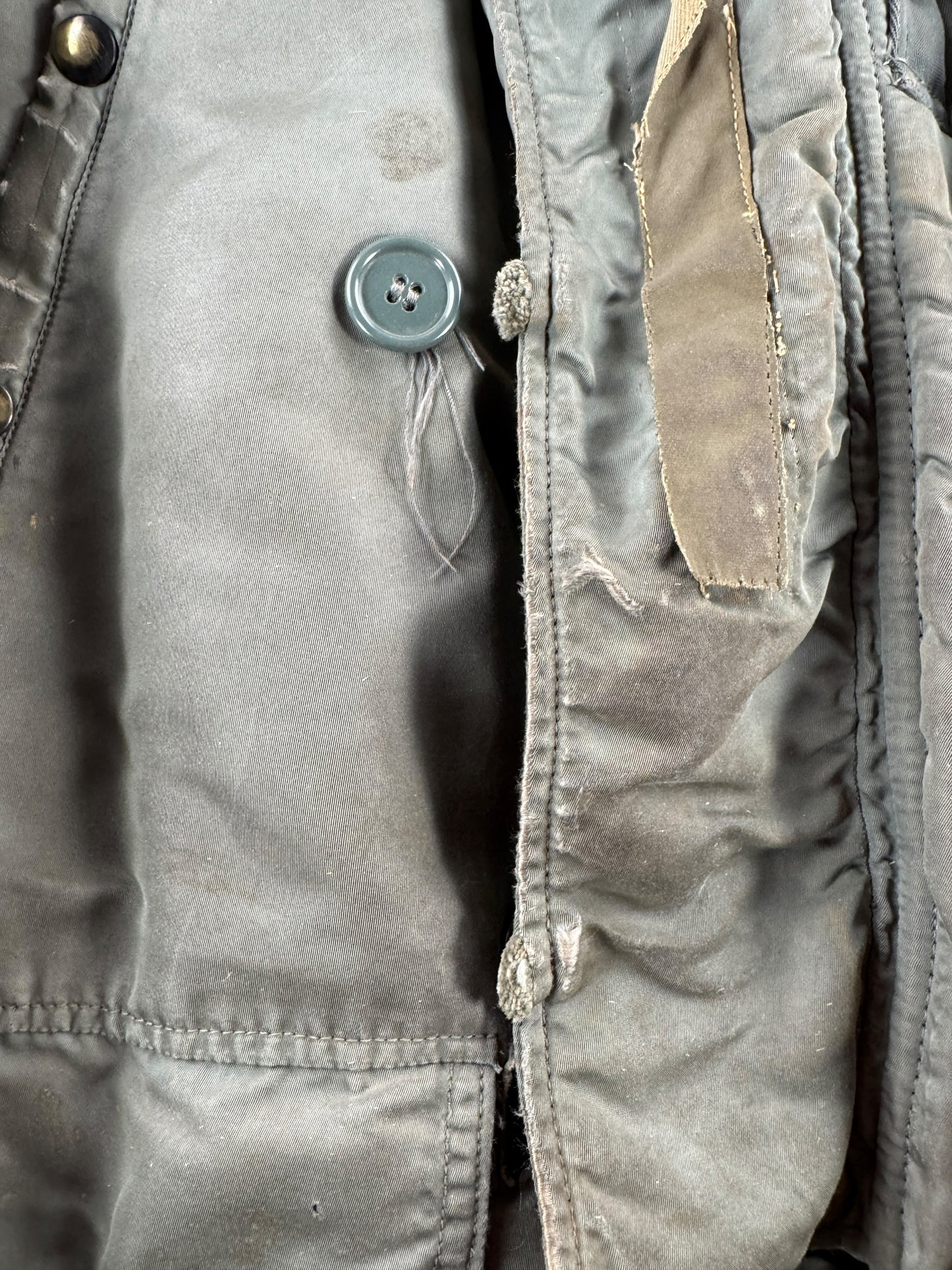 Missing Buttons and Button Holes on Vintage Thrashed N-3B Snorkel Parka SZ L AS IS
