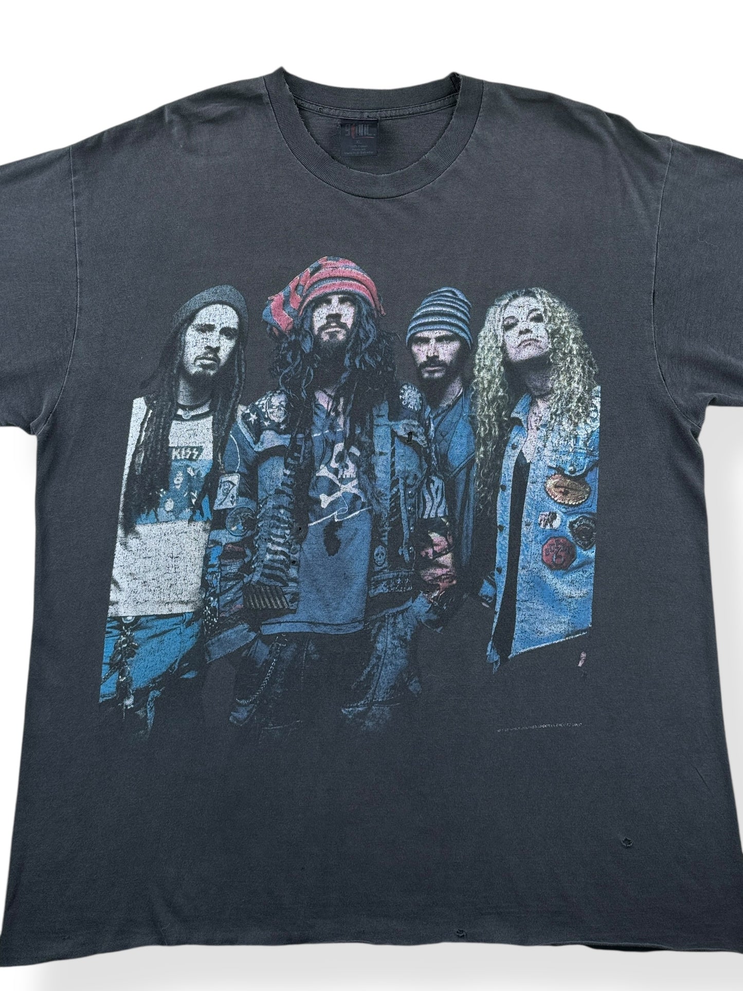 Front Close Up of Vintage Distressed 1995 White Zombie Tee SZ XL