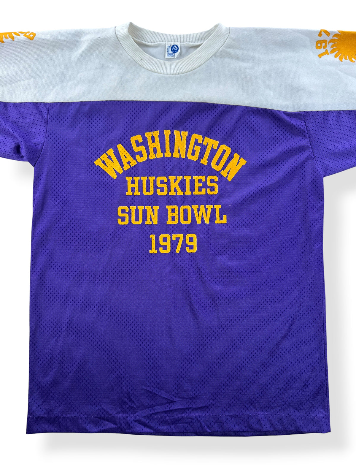 Close-up of Vintage '79 UW Sun Bowl Jersey SZ M