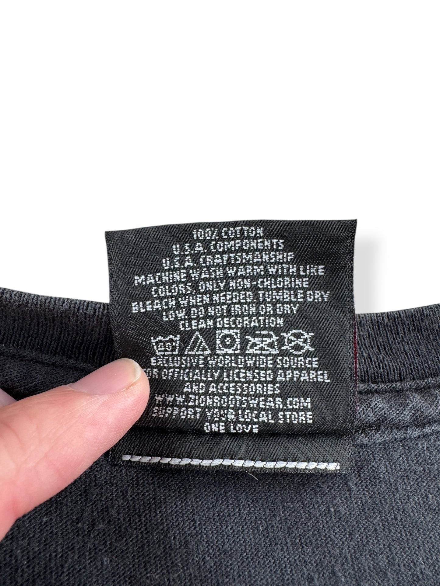 Tag on 2010 Johnny Cash Tee SZ XL