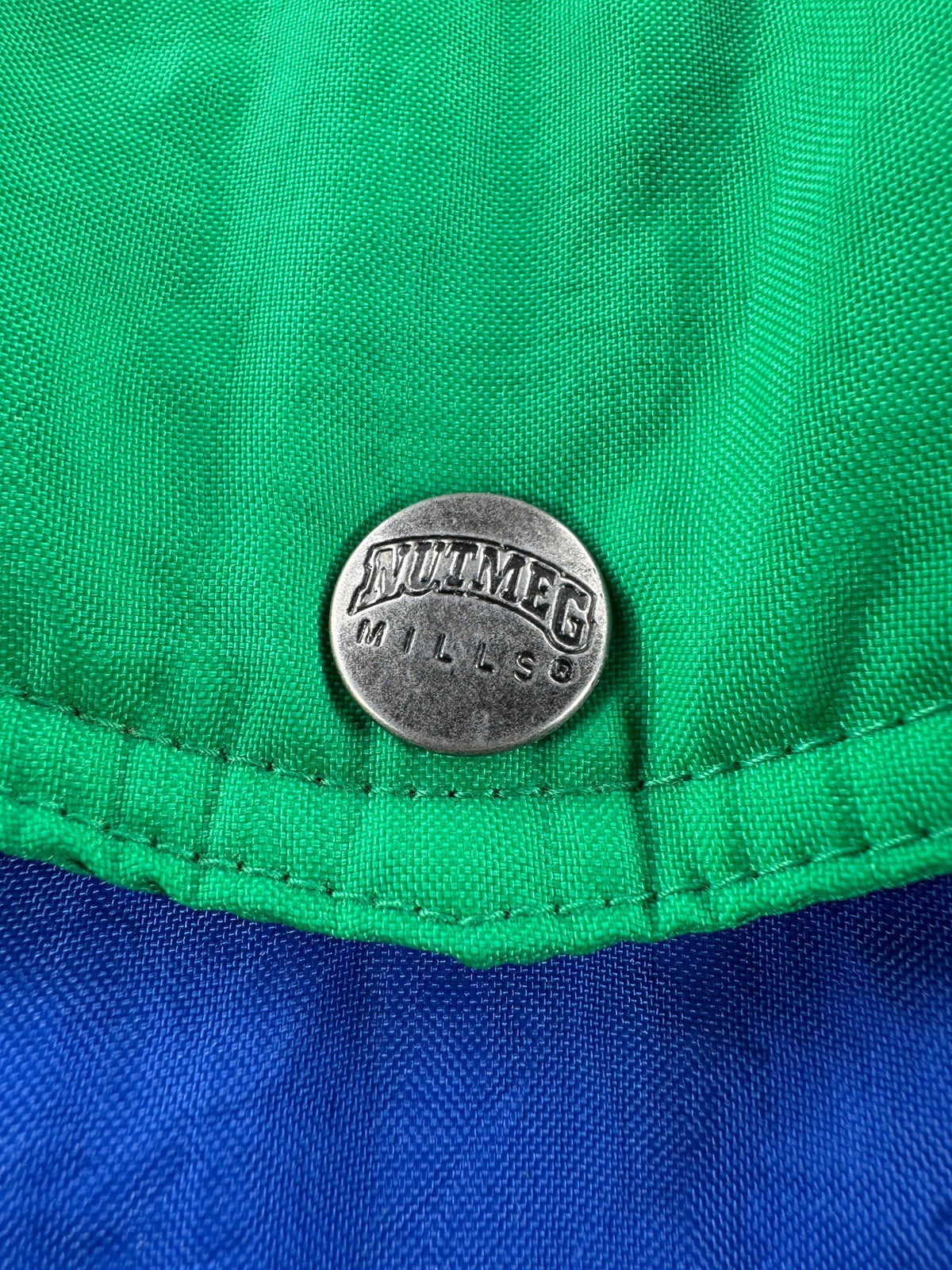 Buttons on Vintage Seattle Seahawks Pullover Jacket SZ L
