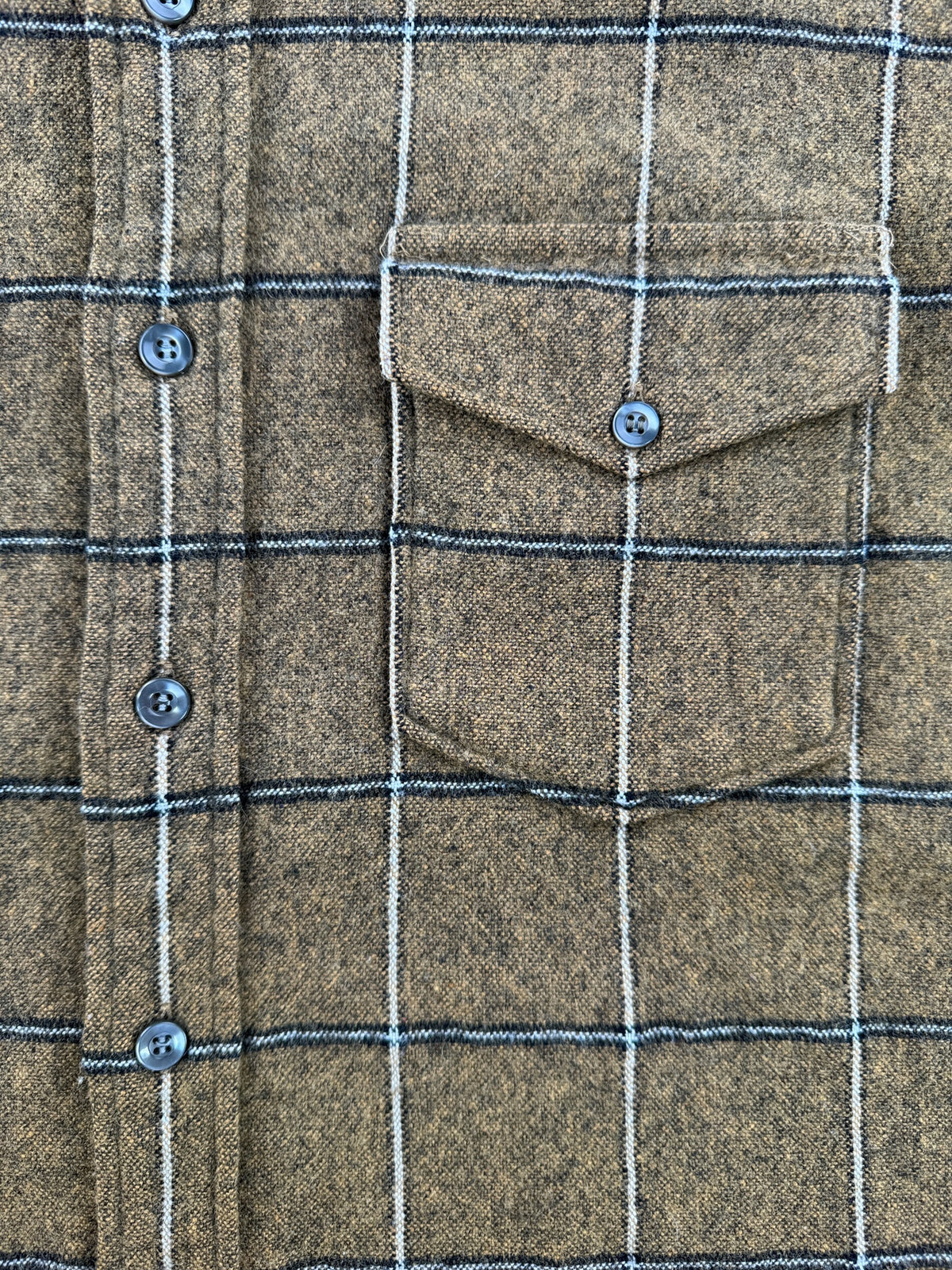 Buttons and pockets on Vintage 60s Short Sleeve Towncraft Wool Flannel SZ M