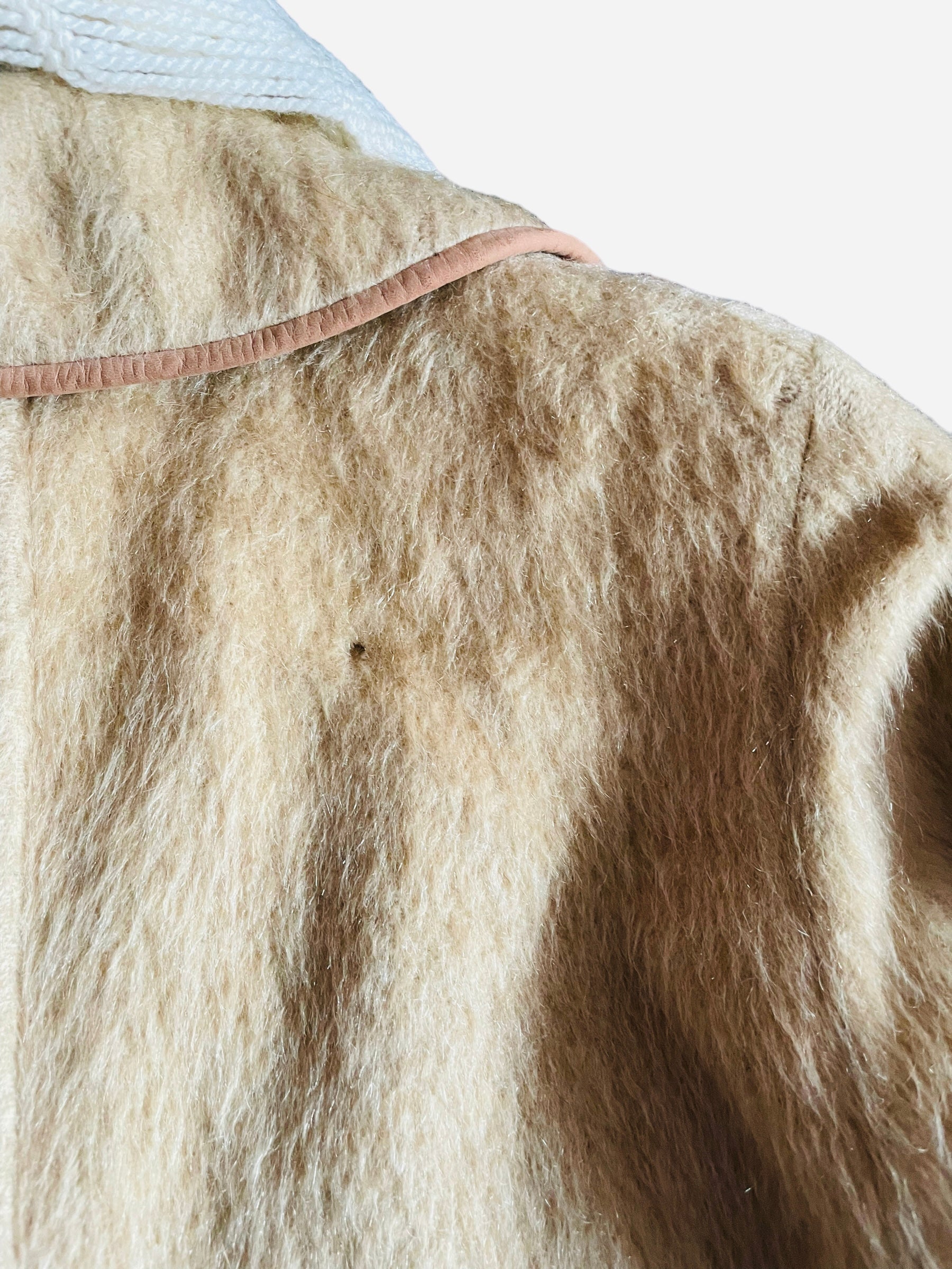 Close up of small hole on back right shoulder of Vintage 1940s J.H.S Camel Wool Mohair Coat | Seattle True Vintage | Barn Owl Vintage Coats