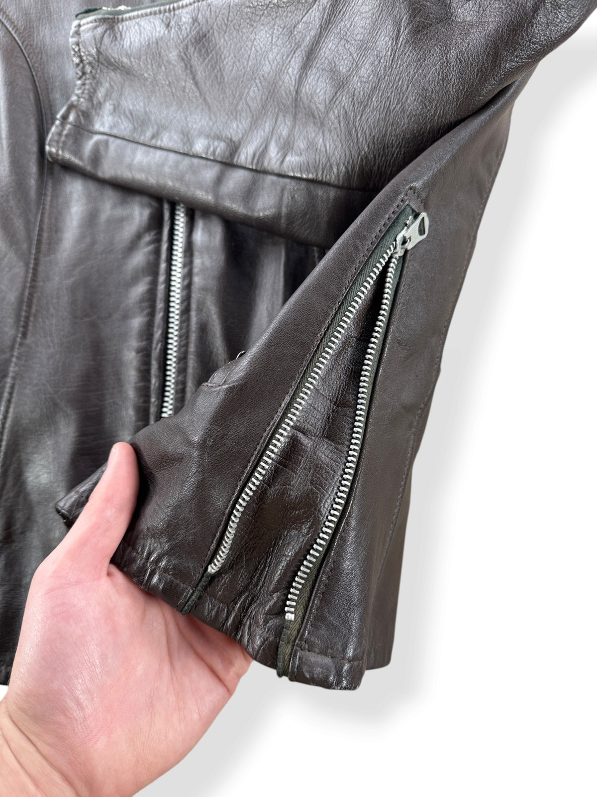 Open side zipper on Vintage Beau Breed Brown Cafe Racer Jacket SZ 11
