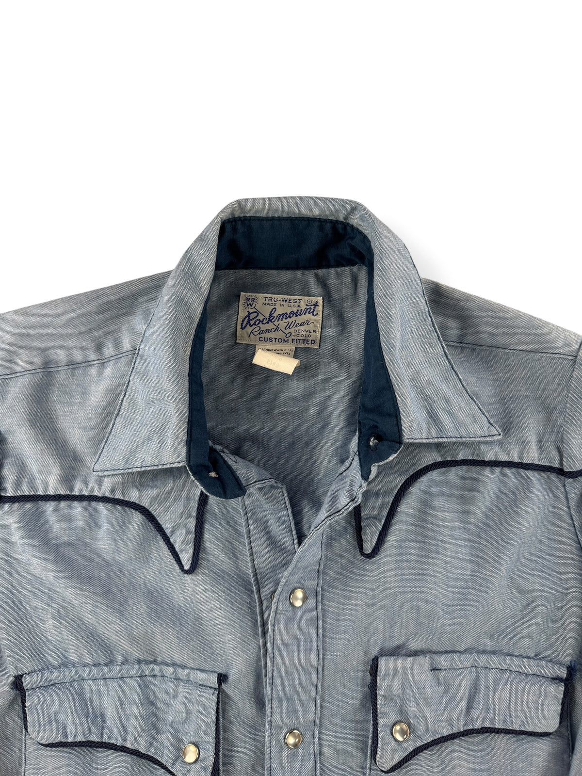 Collar on Vintage Rockmount Ranch Wear Pearl Snap Chambray SZ 14 1/2