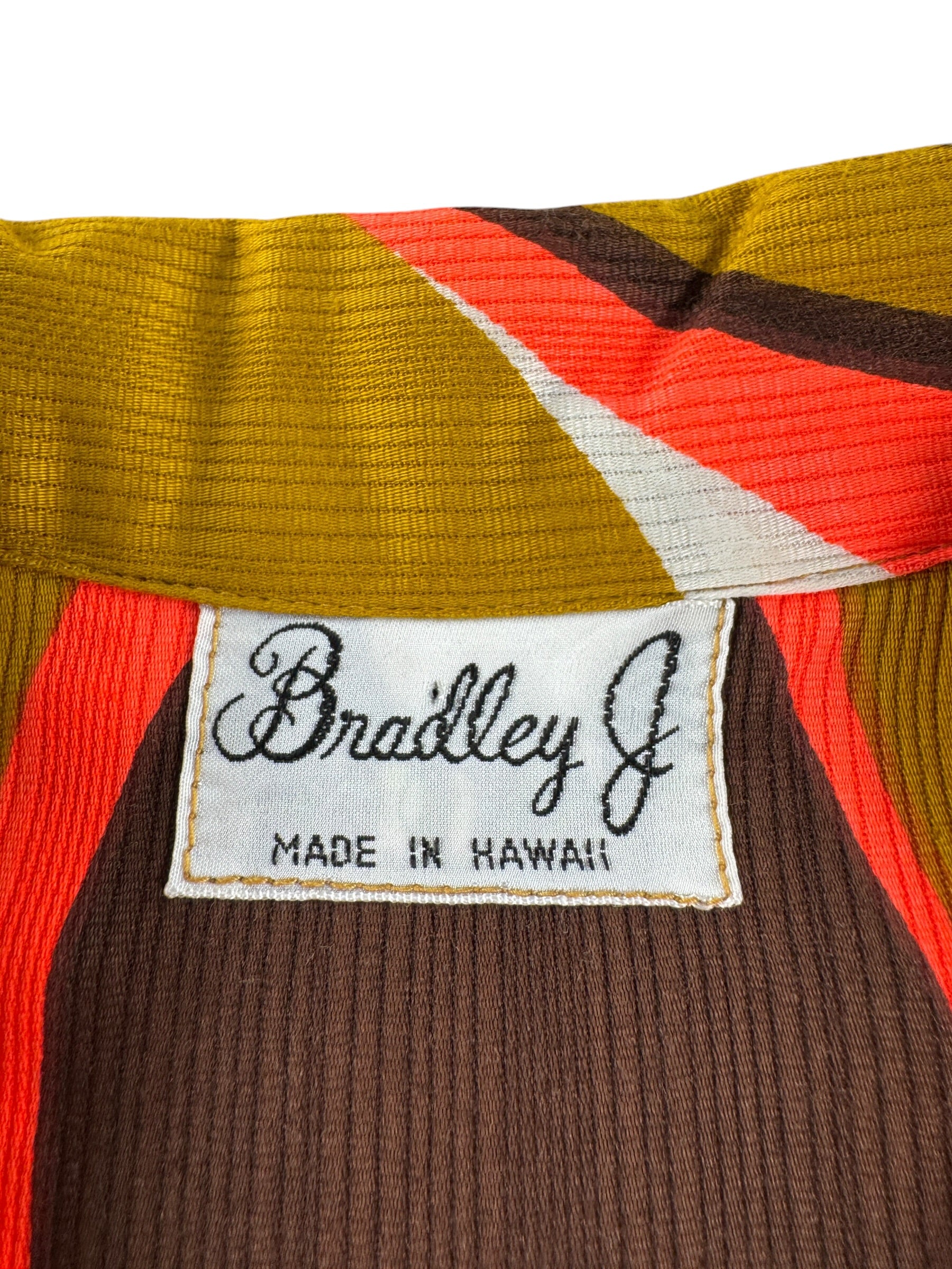 Label on Vintage Bradley Psychedelic Barkcloth Aloha Shirt SZ M