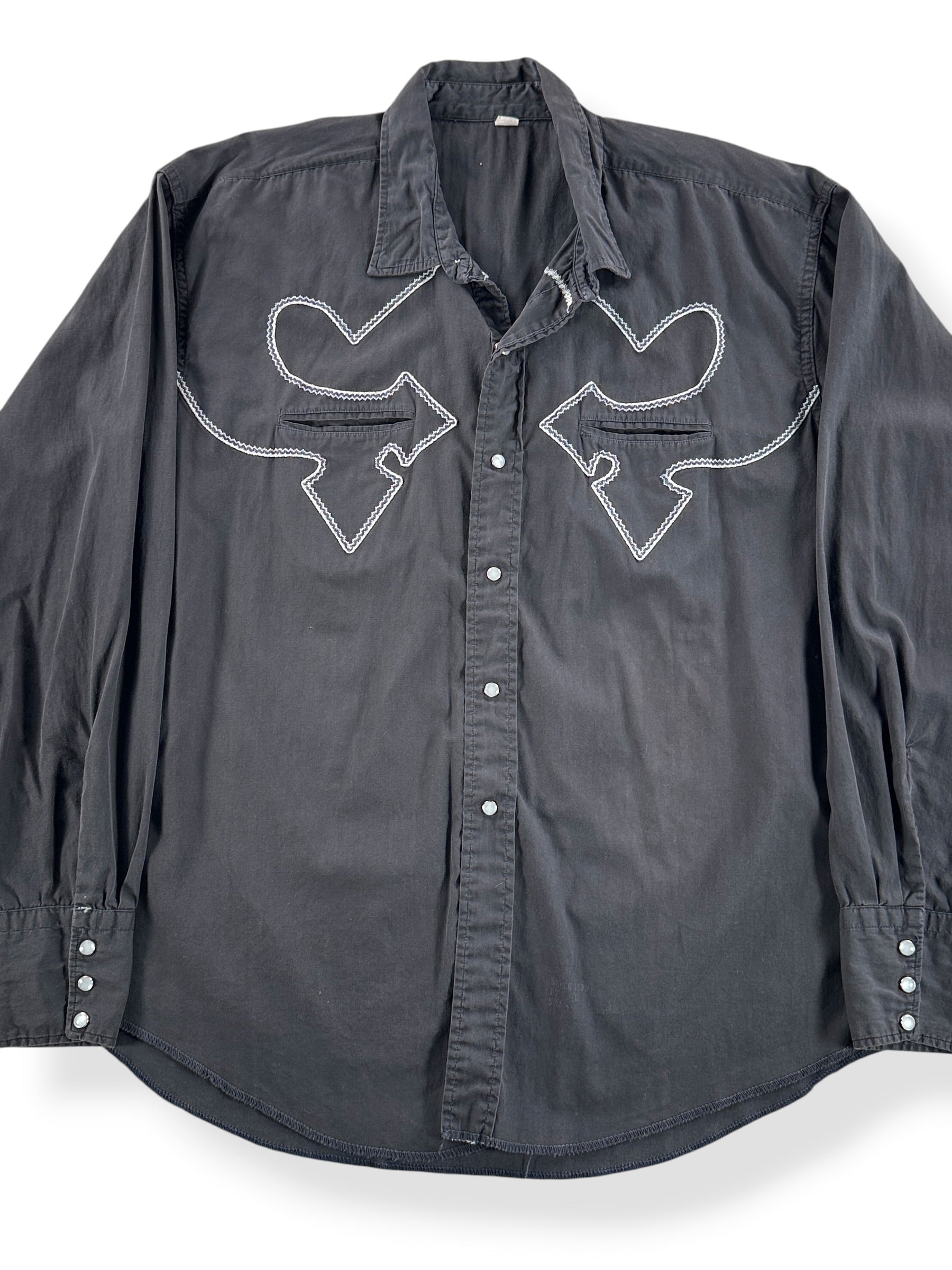 Front Close Up of Vintage Black Contrast Embroidered Pearlsnap SZ L