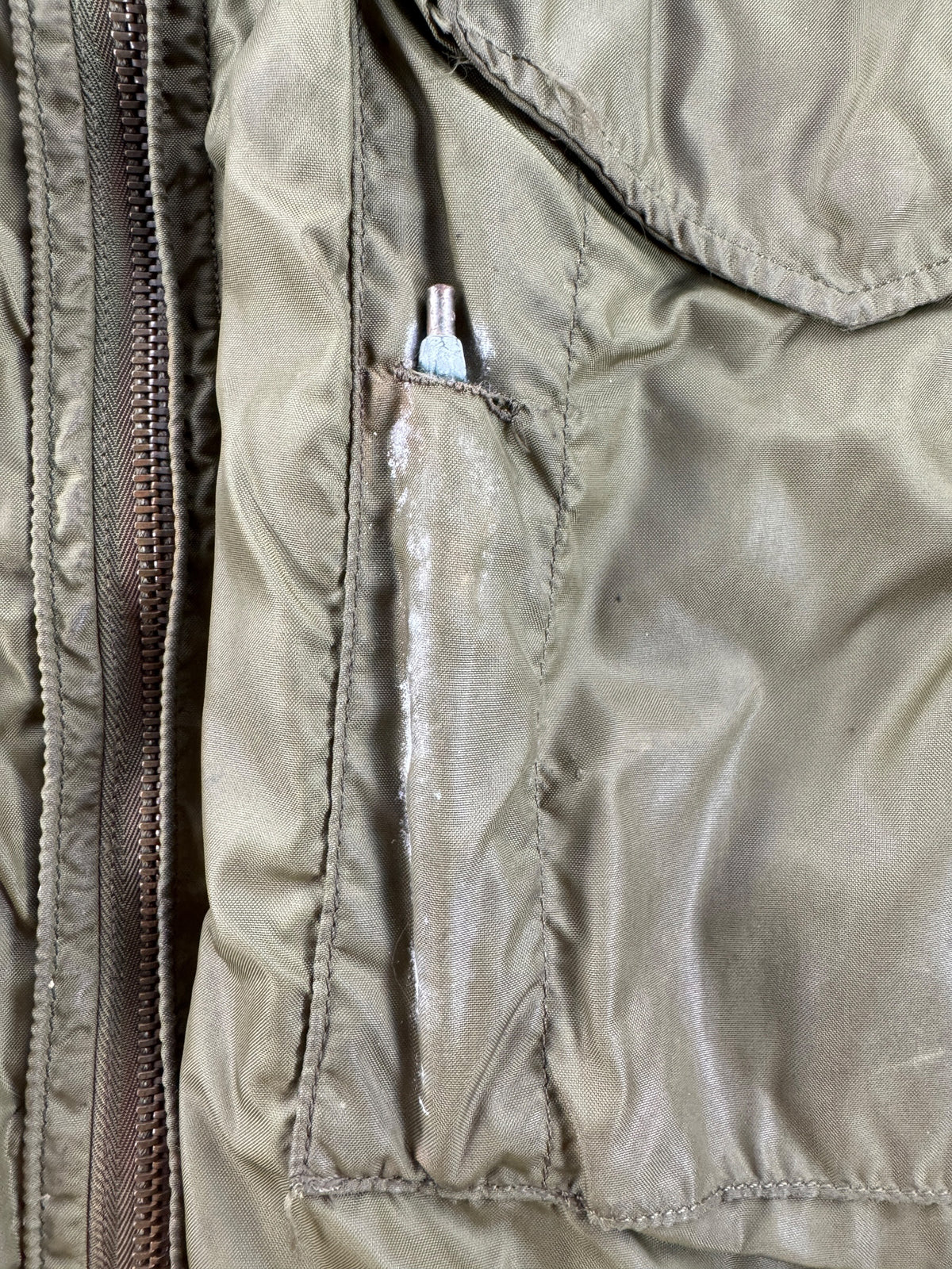 Pen pocket on Vintage Vietnam Winter Flyers Jacket w/ Patches SZ 46