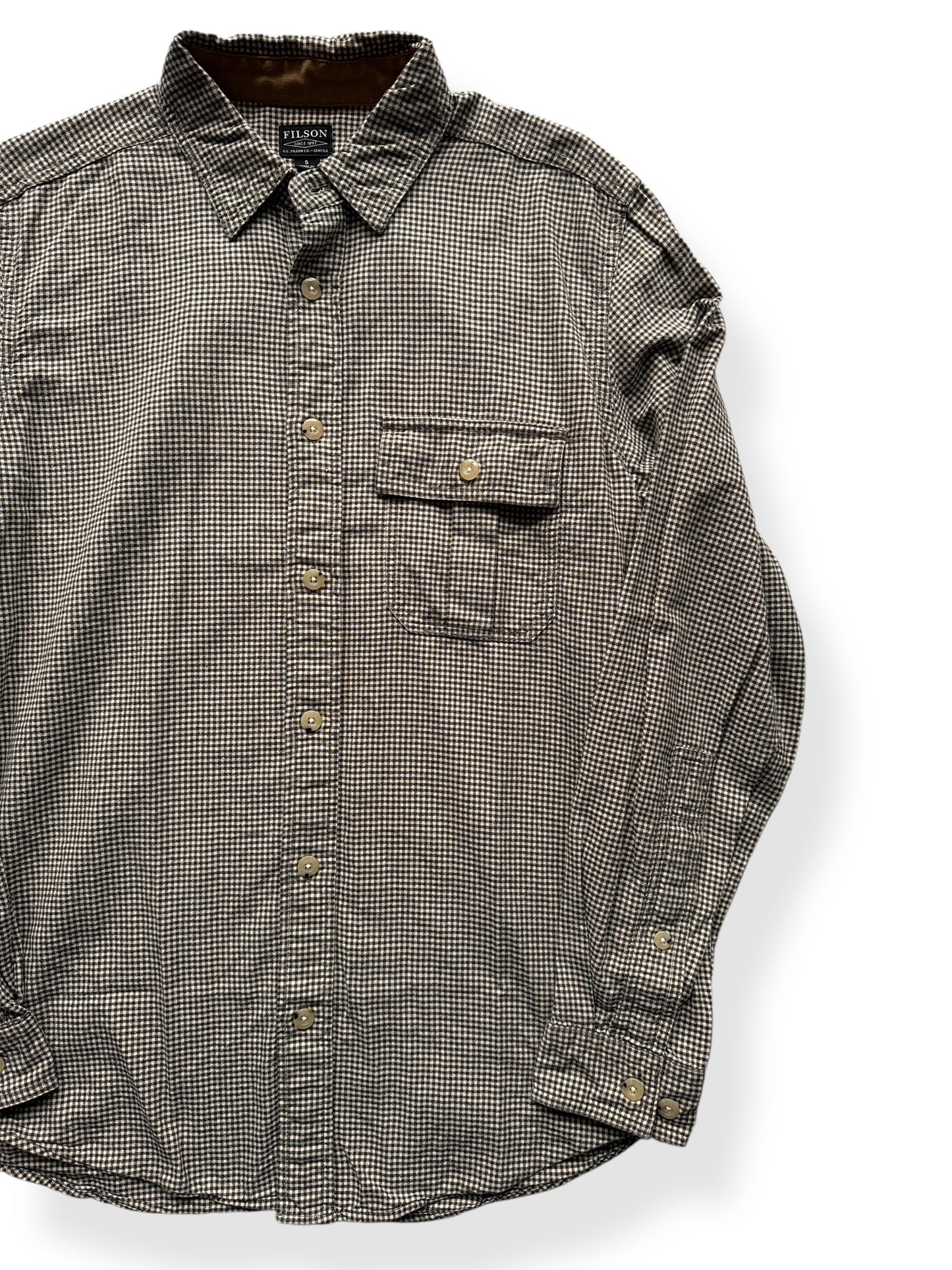 Front Left of Filson Lightweight Cotton Shirt SZ S