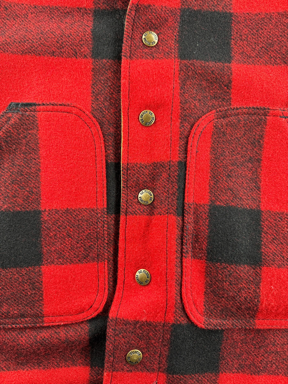 Buttons and pockets on inside-out Filson Style 5157 Reversible Vest SZ S