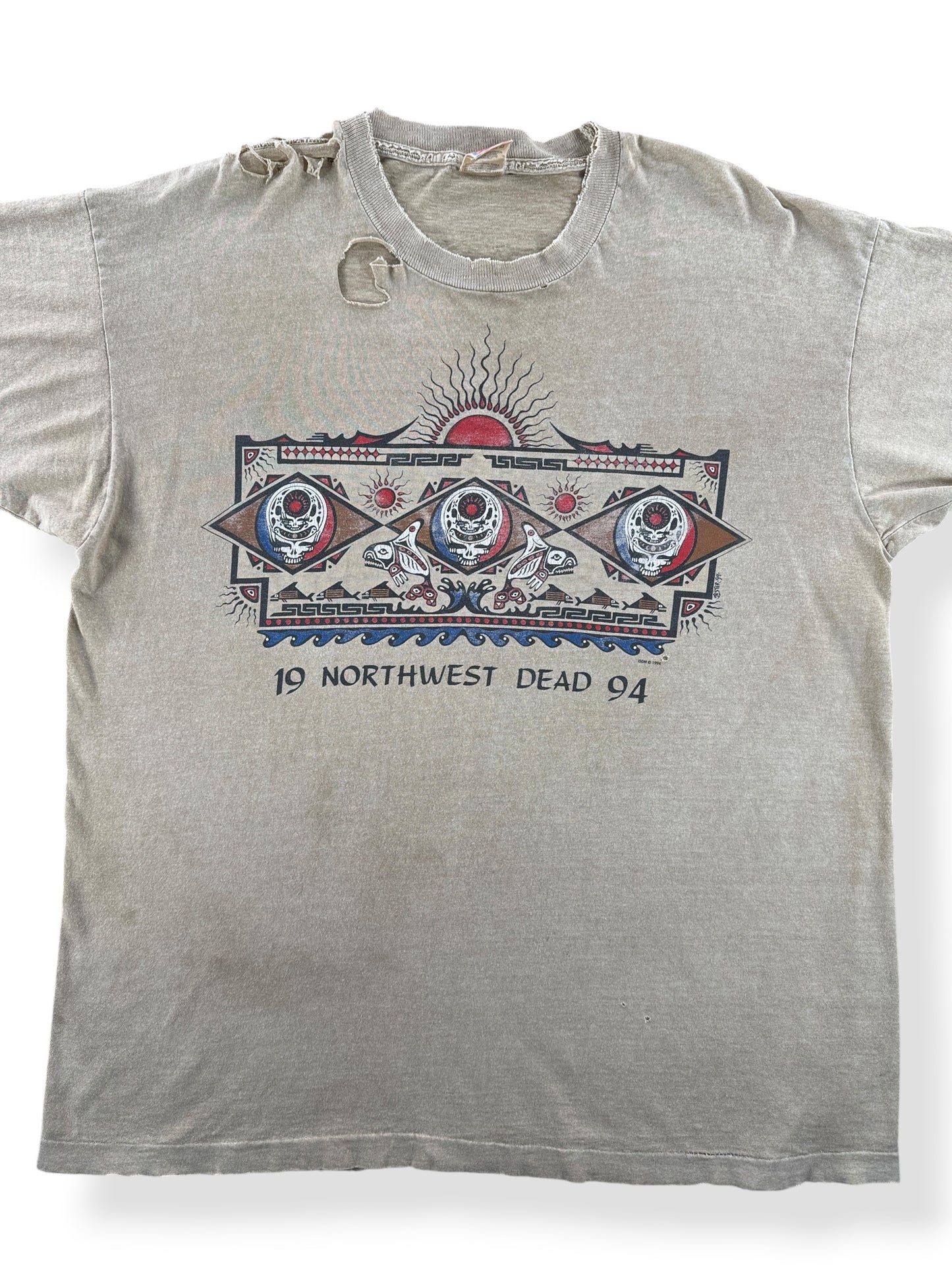 Front Close Up of Vintage Distressed 1994 Northwest Grateful Dead Tee SZ XL