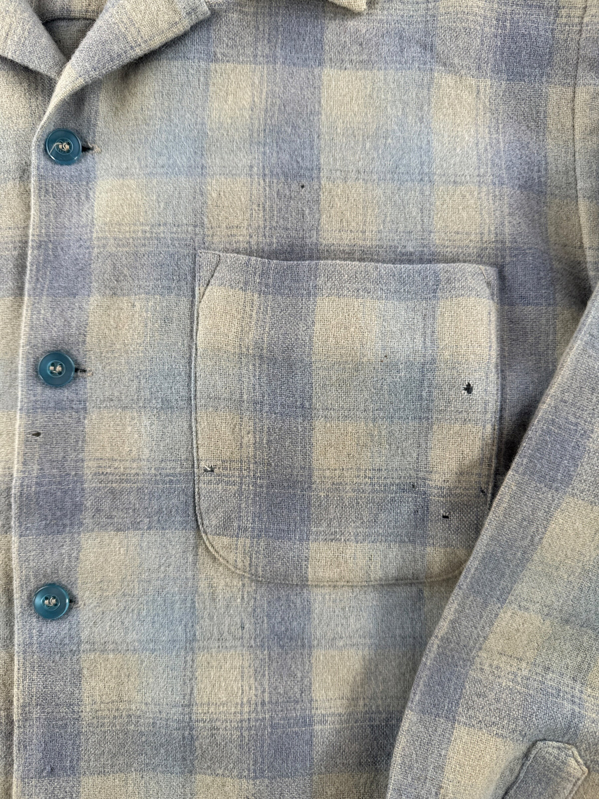 Small holes near pocket of Vintage Highlander Woolen Mills Blue Plaid Flannel SZ L - AS IS