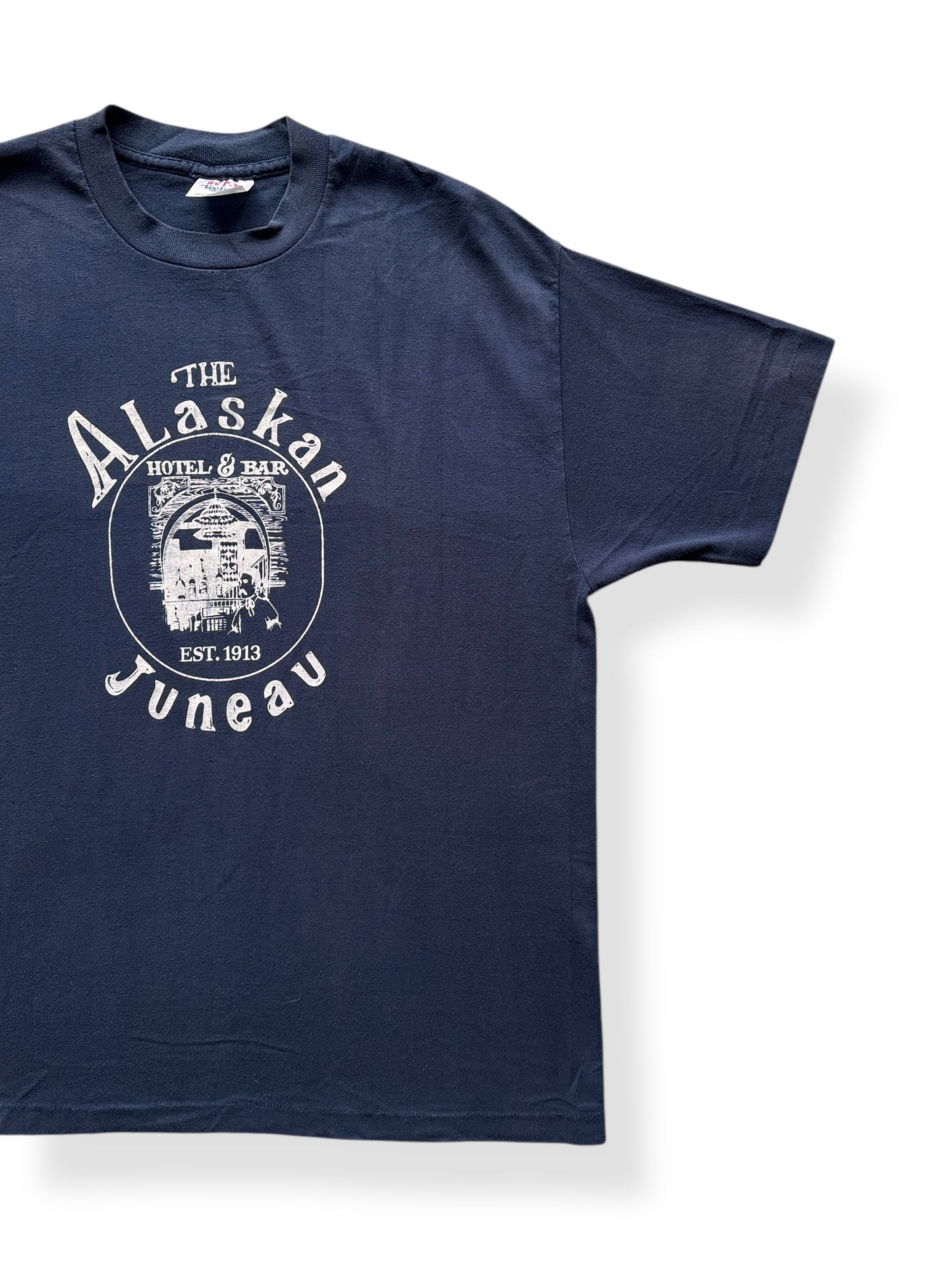 Front Left of Vintage The Alaskan Hotel & Bar Juneau Tee SZ XL