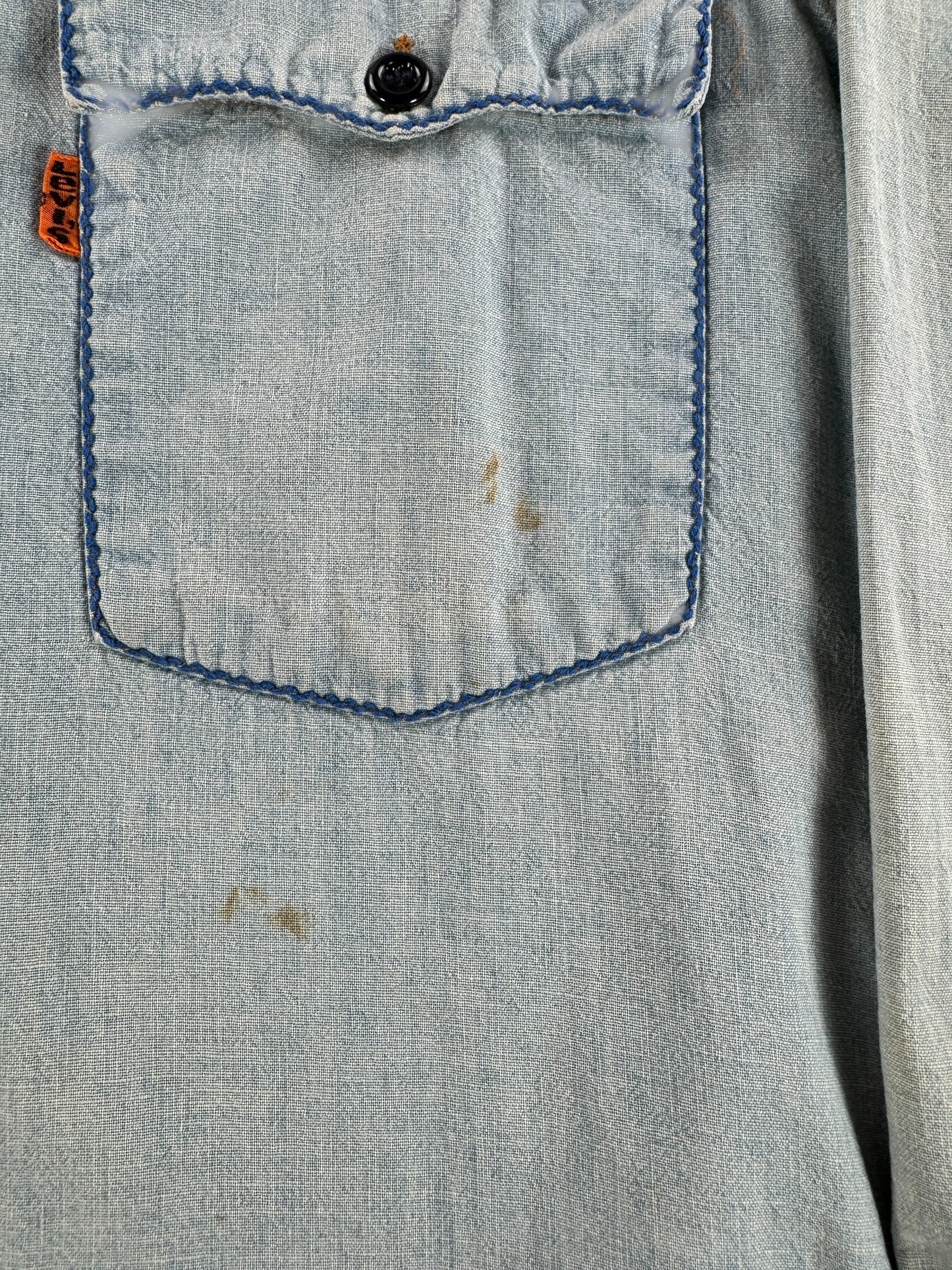 Stain on Vintage Levi's Embroidered Chambray SZ M