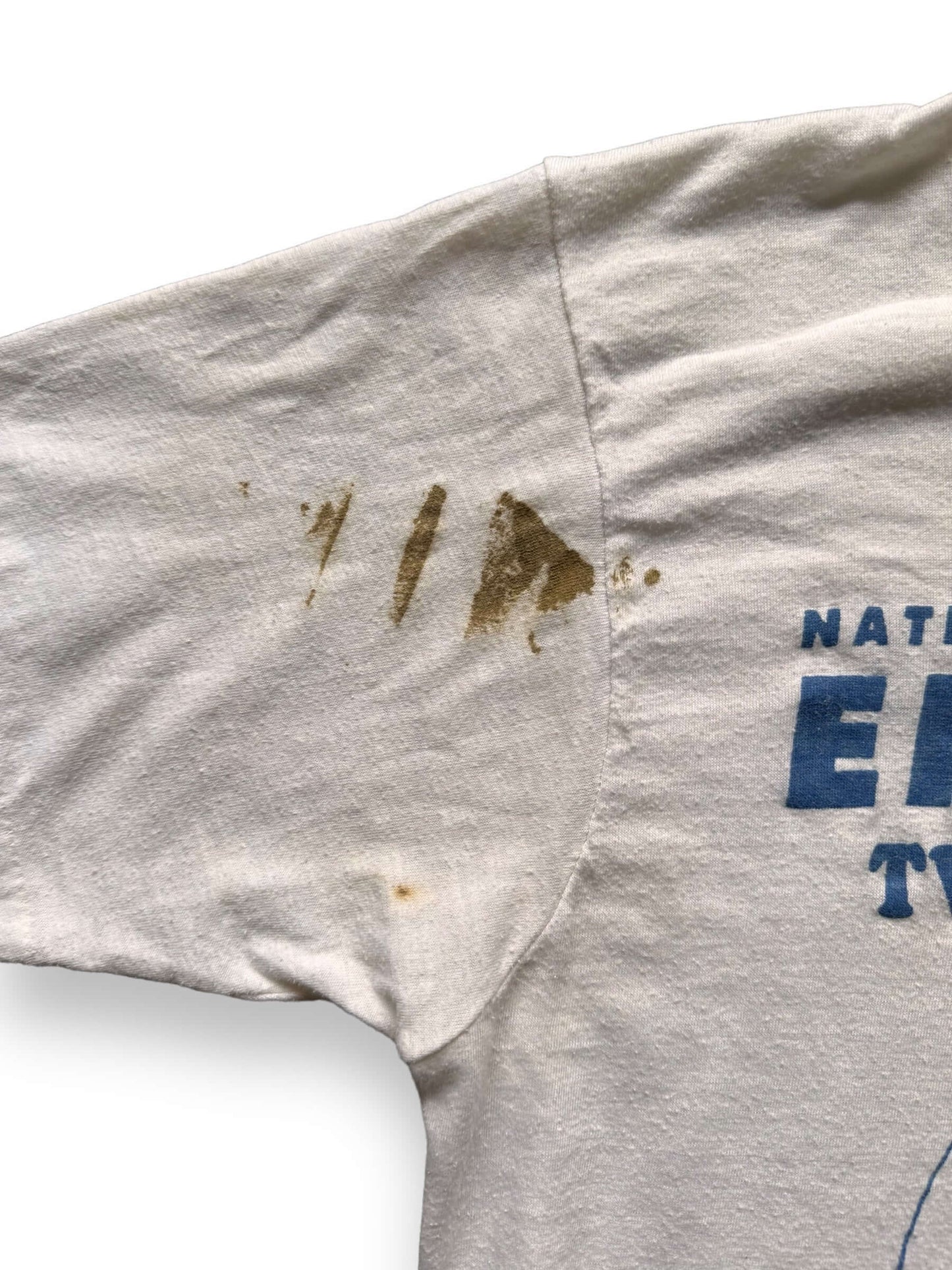 more stains on front of Vintage Paint Splattered National Inquirer Tee SZ M