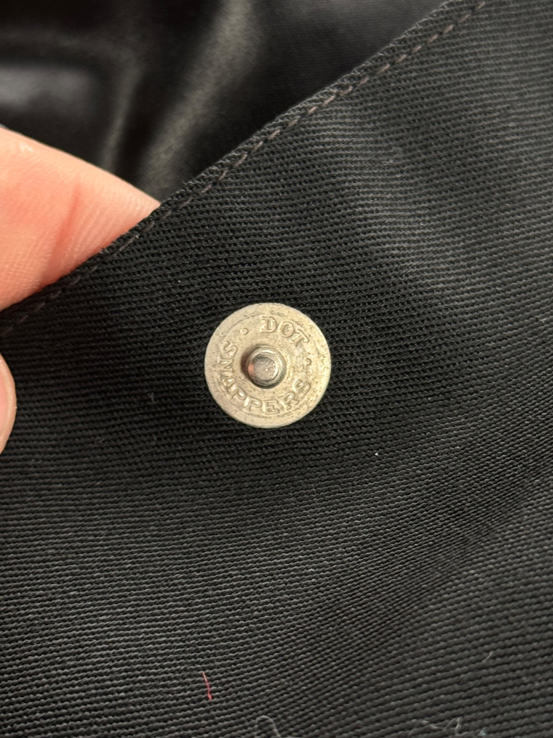 Dot Snappers branding on button of Vintage Hummingbirds "Edgar" Motorcycle Club Member Vest SZ M