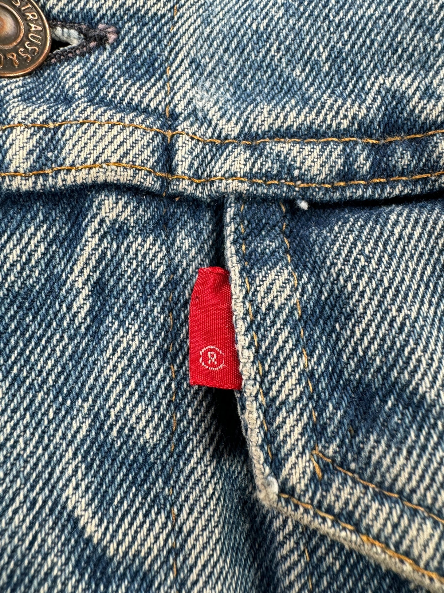 Levi's Tab on Vintage Light Wash Levis 2 Pocket 70505 Jacket SZ 42