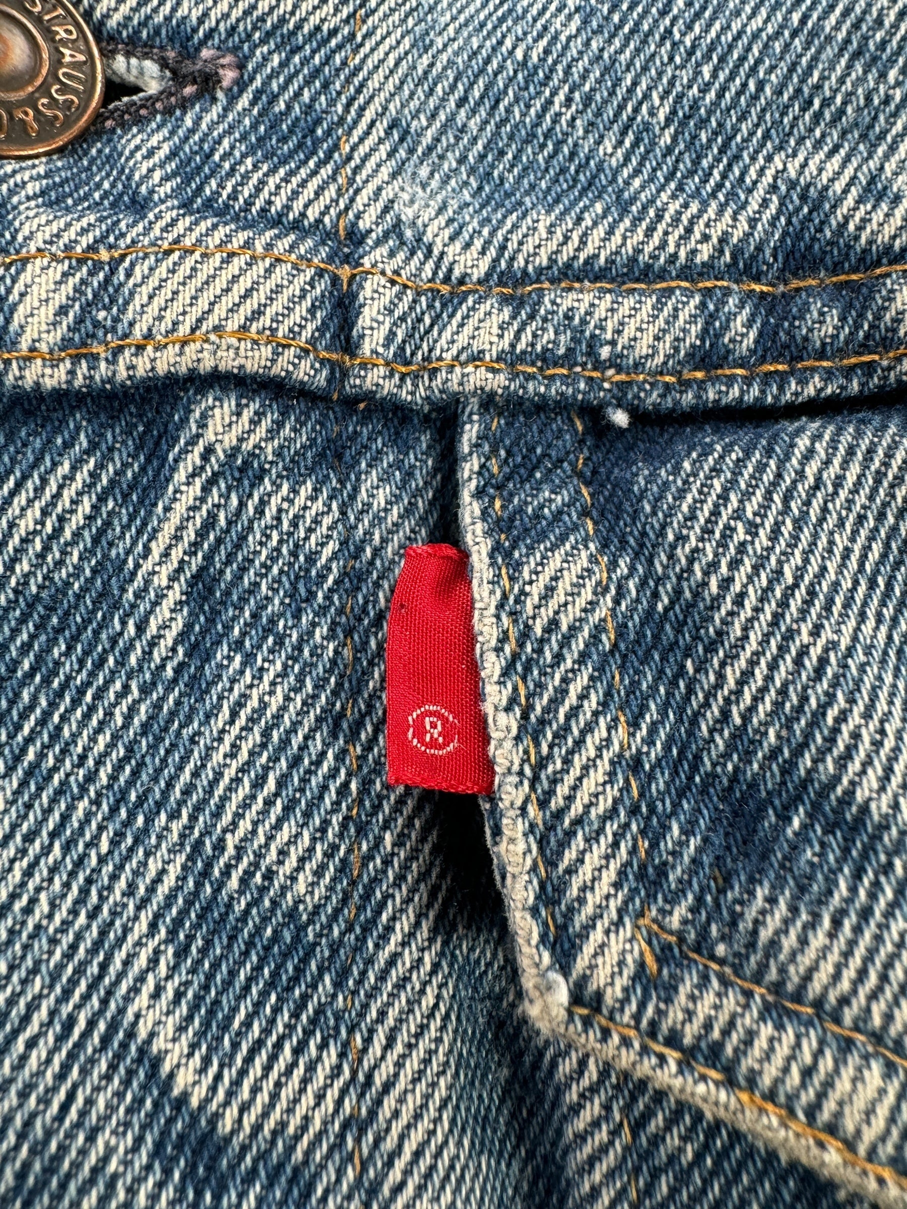 Levi's Tab on Vintage Light Wash Levis 2 Pocket 70505 Jacket SZ 42