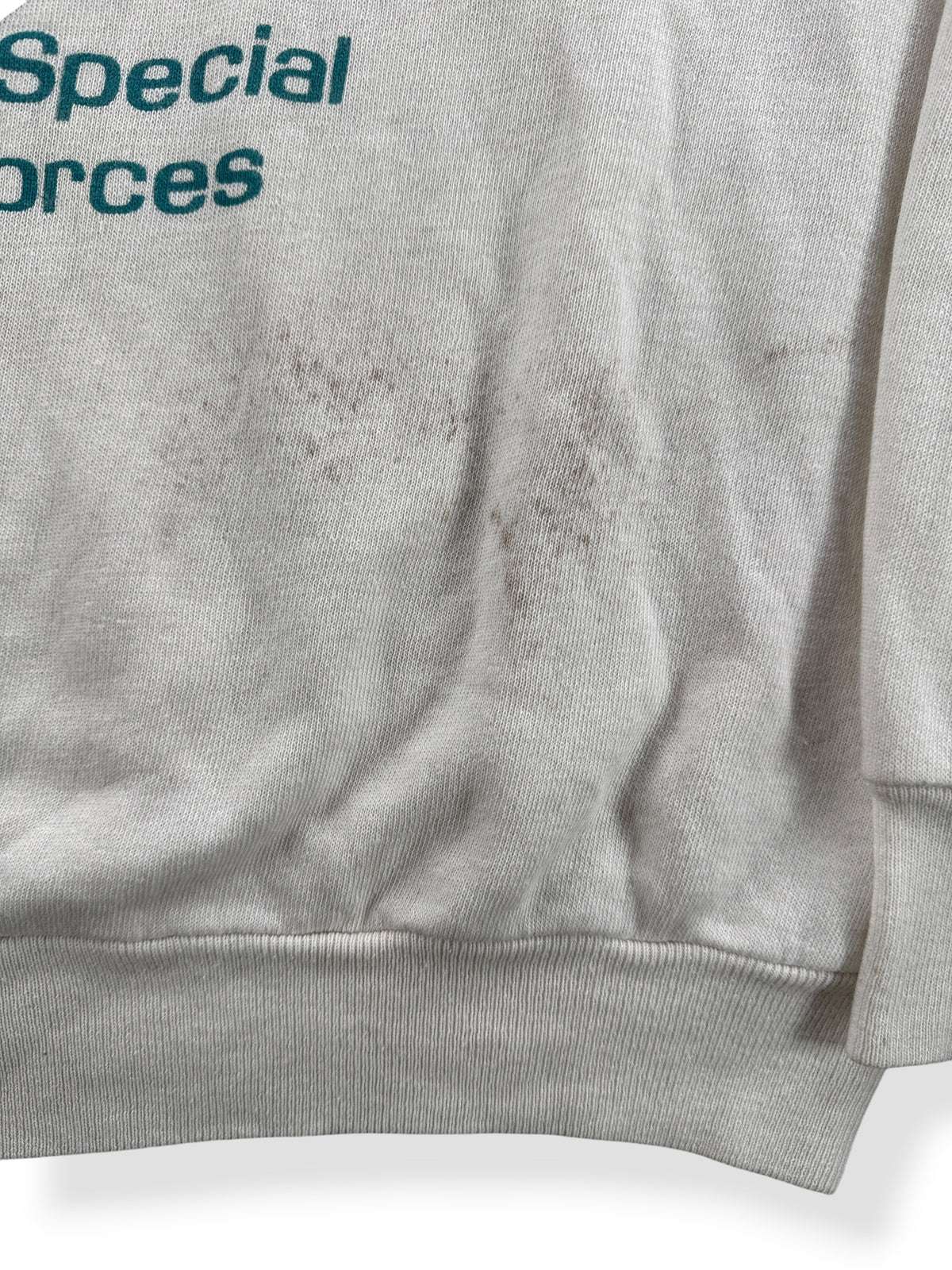 Staining on front of Vintage 70s Green Beret Special Forces Crewneck SZ L